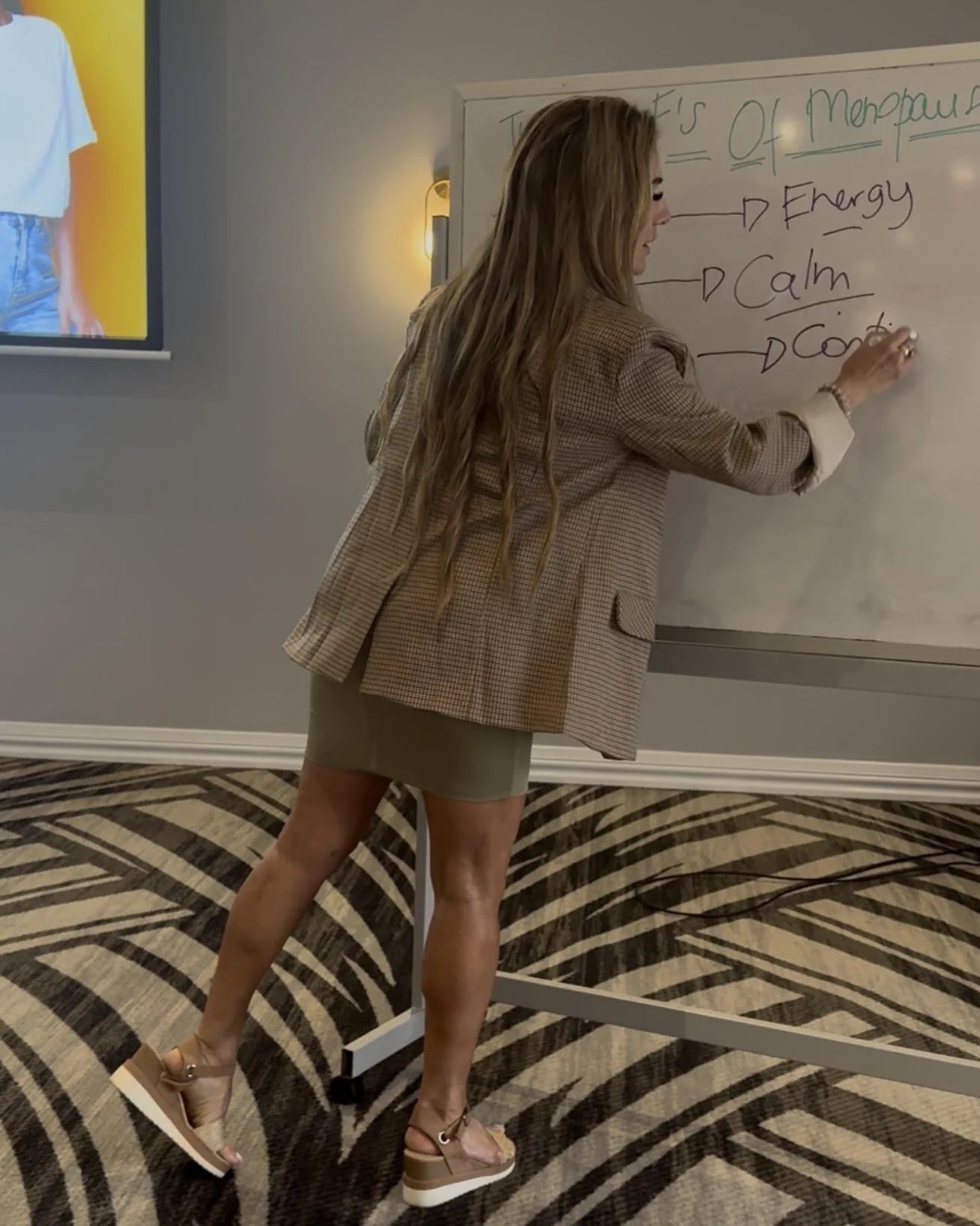 Embrace practitioner presenting in a workshop