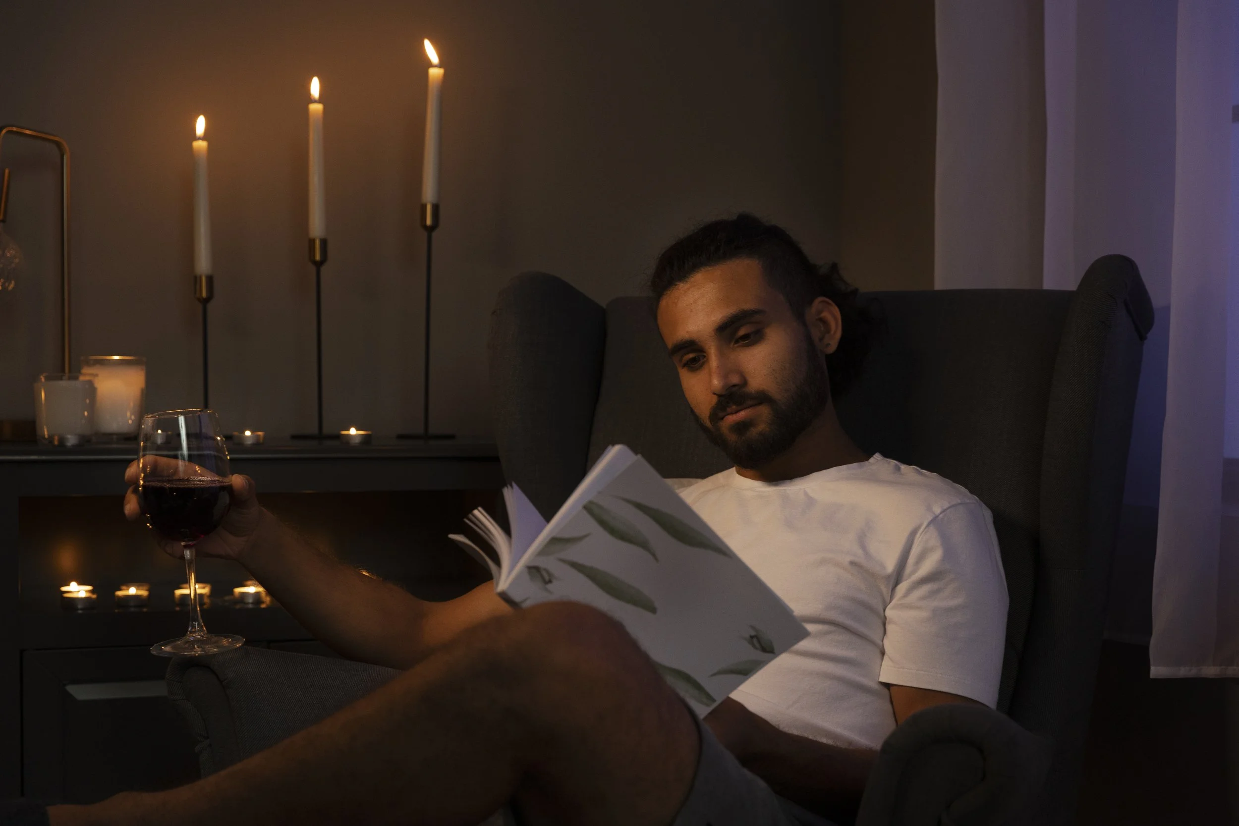 How to Balance Alone Time and Time With Friends