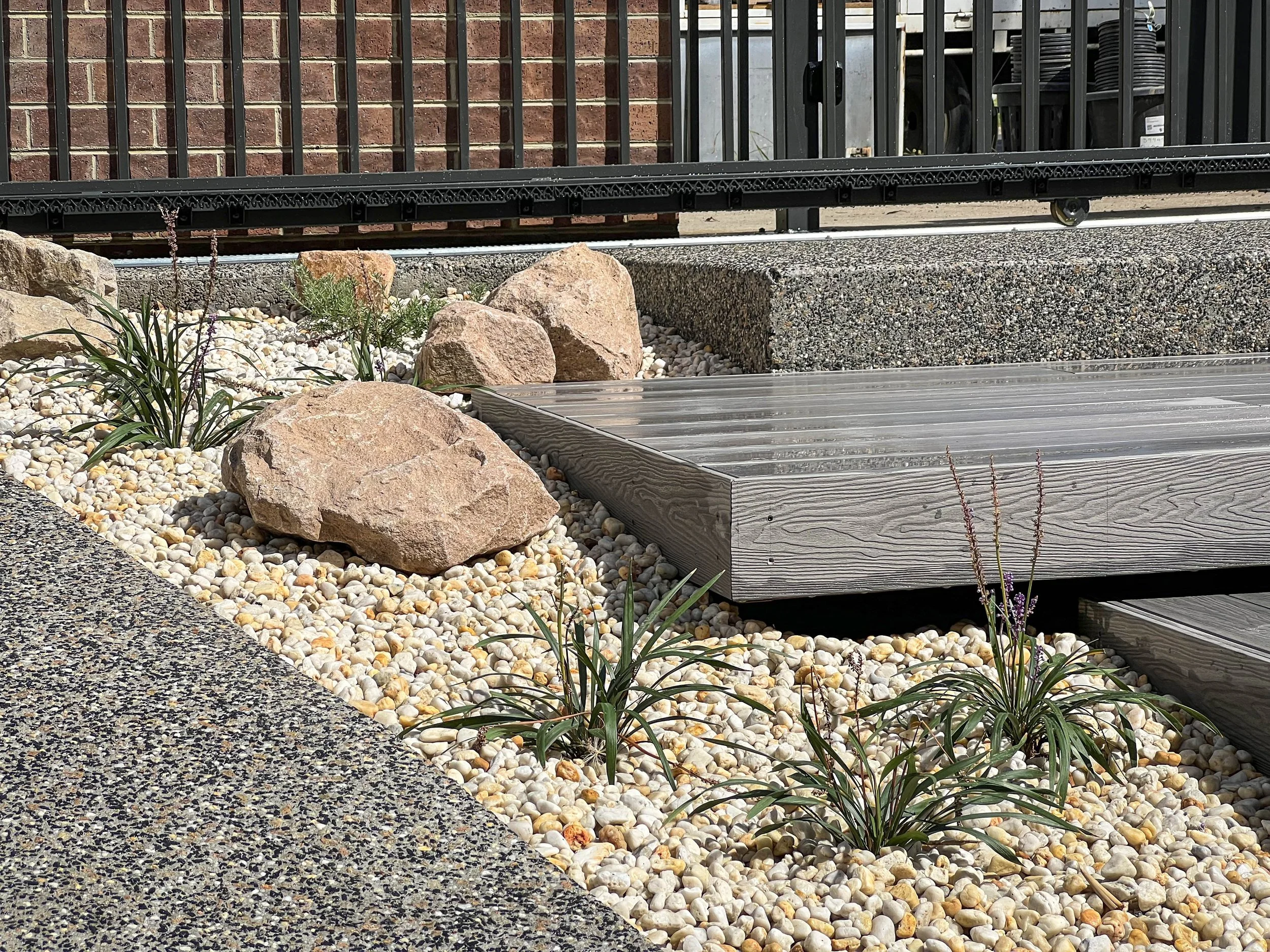 Serpentine garden 3.jpg