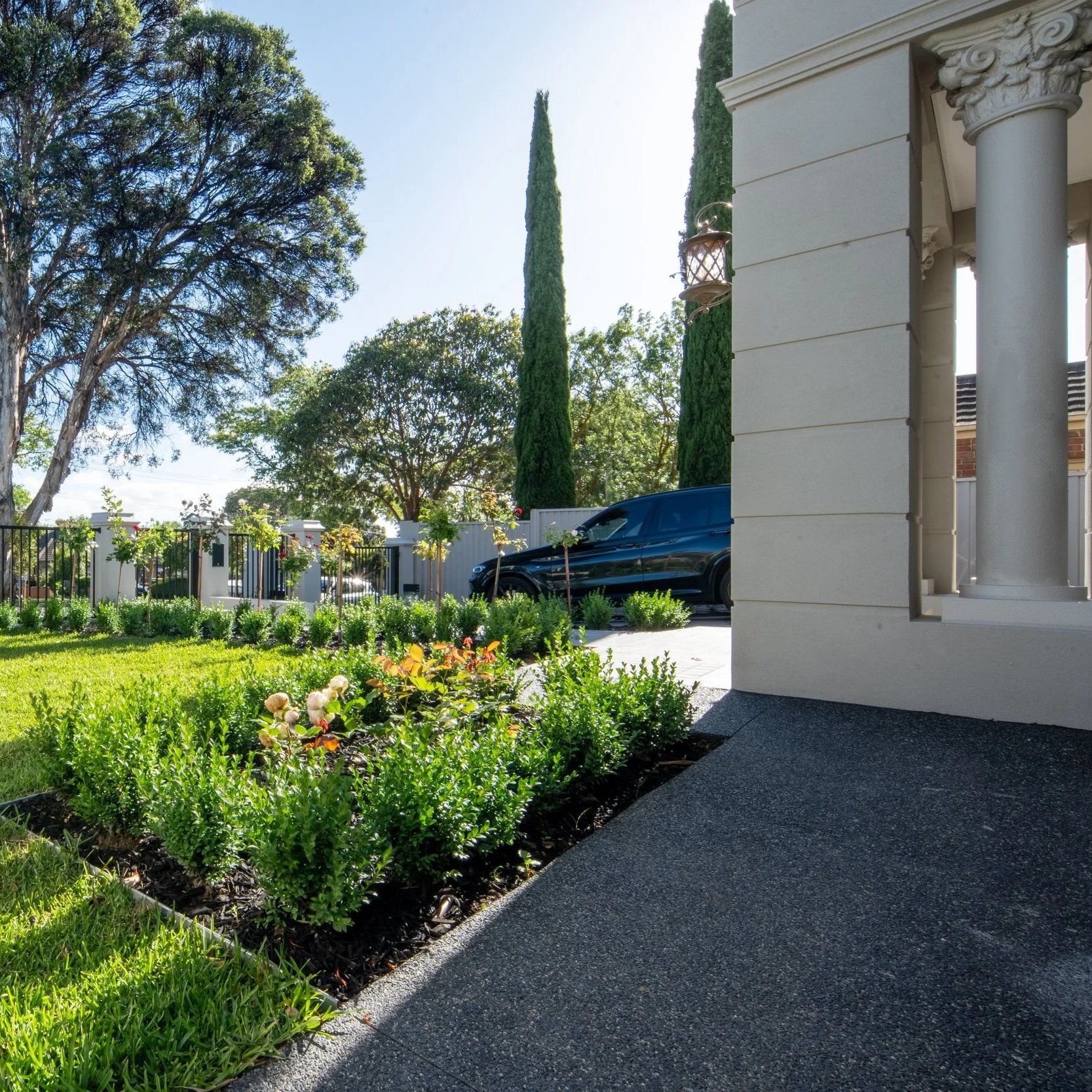 A minimalism garden in Kew East, a landscape medium garden design and construction with detail focusing on pavings and plantations.