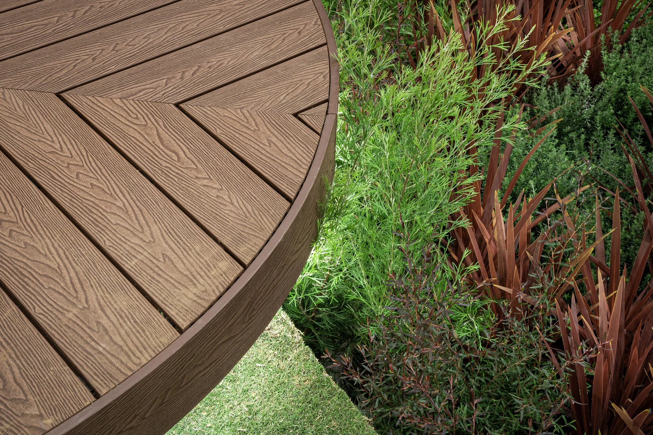The use of timber material is carefully selected with elegant wood patterns that gives a subtle elegance.