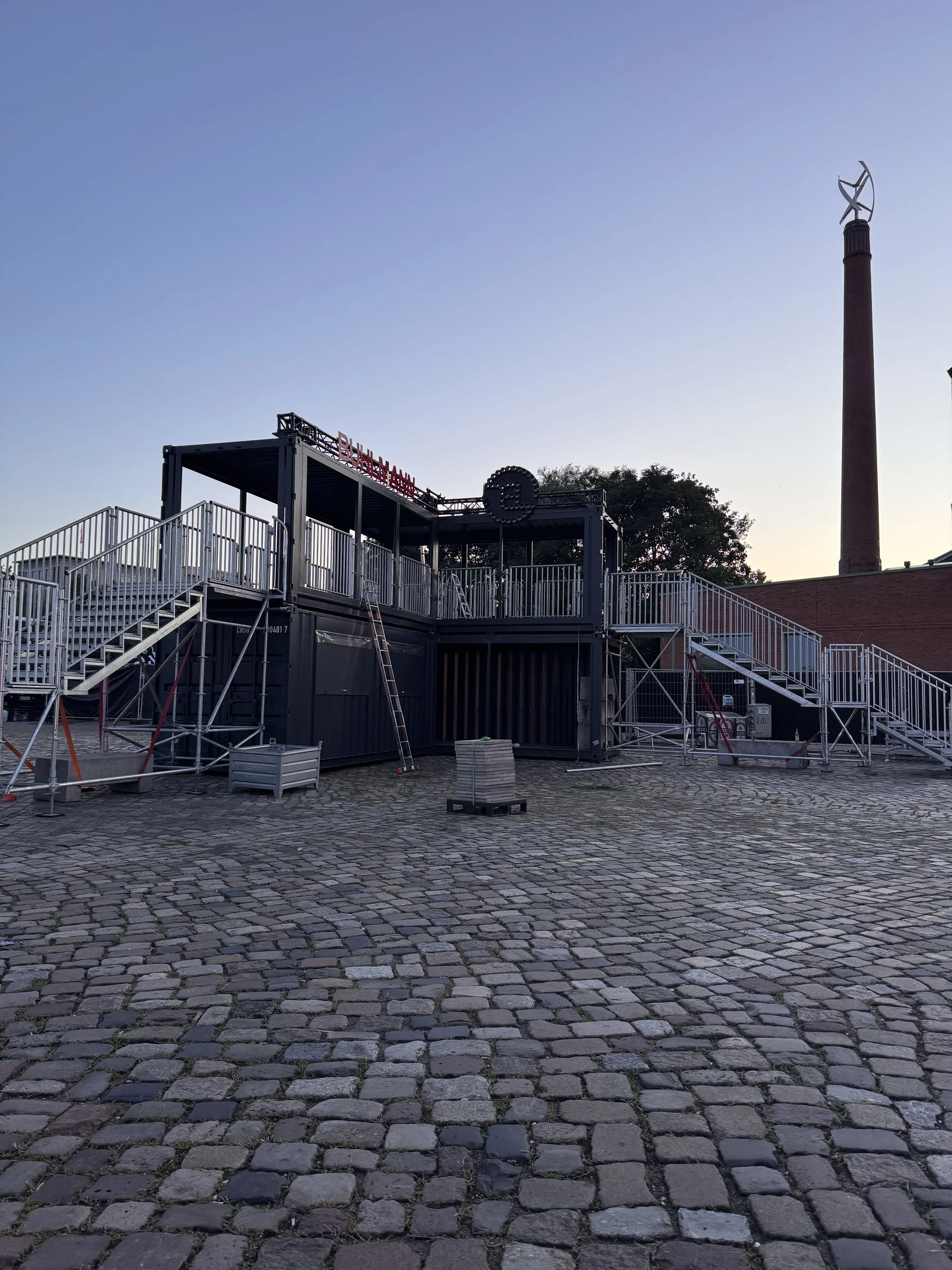 Event Container mit Aussichtsplattform & Besucherterasse