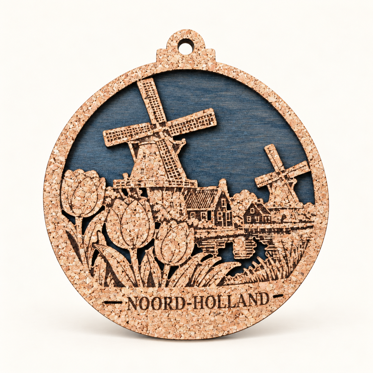 Noord-Holland kerstornament van kurk en hout-3.png