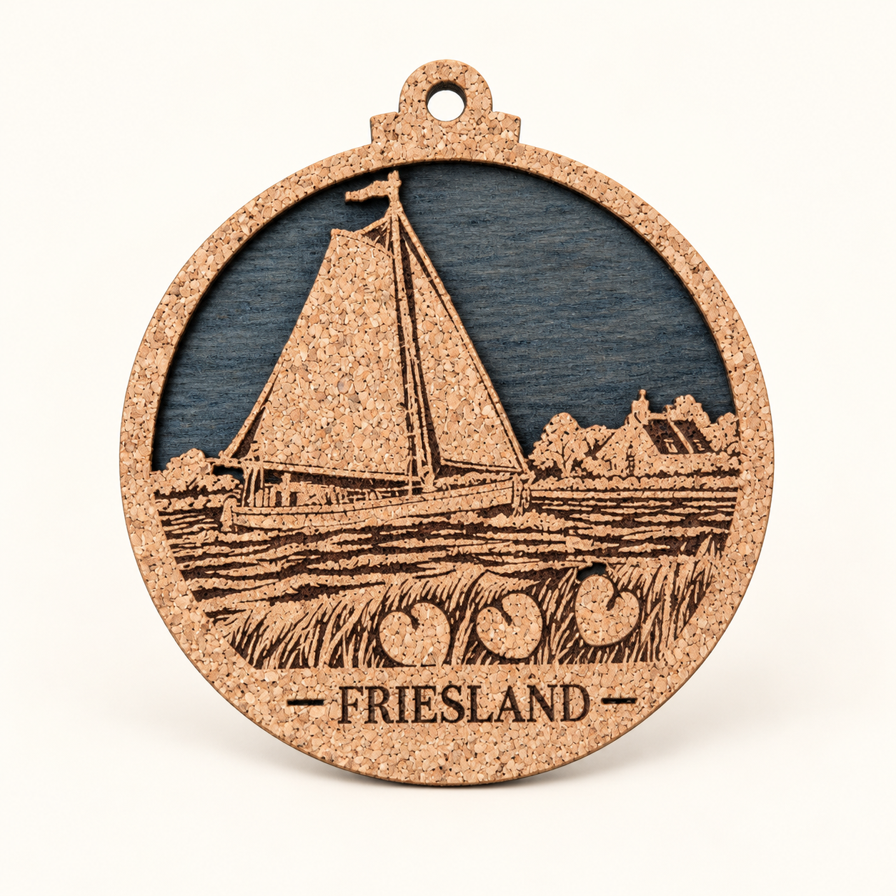 Friesland-kerstornament van kurk en hout-1.png