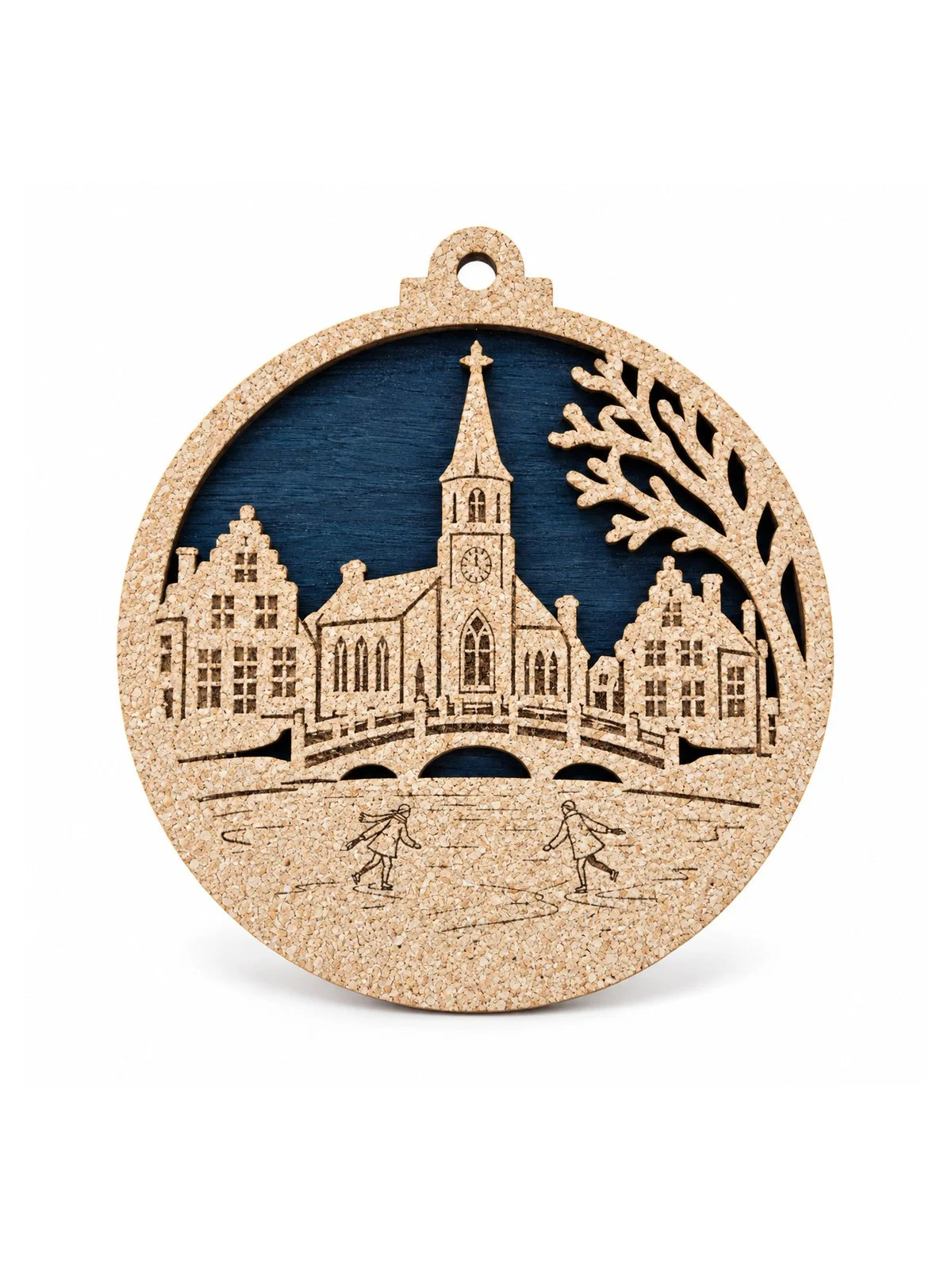 Kerstbal_Kerk_en_schaatsers.jpg