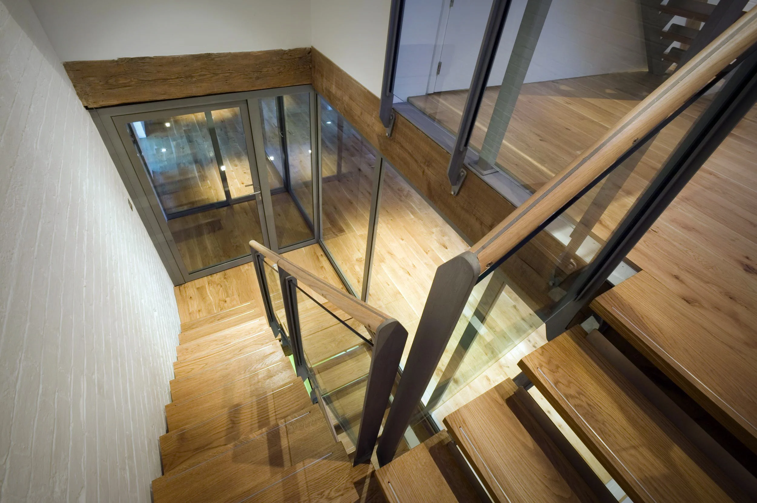 Web L BM Stair-V.jpg