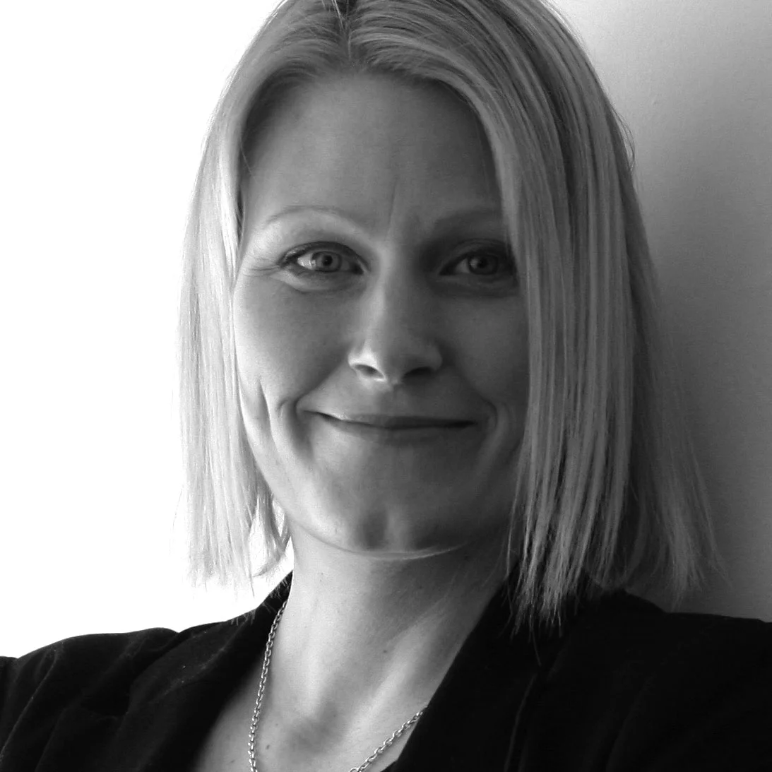 Anna Algne&nbsp;- Interior DesignerBA, MA, SAanna@ducroz.co.ukAnna studied Interior Architecture at Oxford Brookes University. She spent 11 years working at Berman Guedes Stretton architects and rose to Associate Designer. She was responsible for th…
