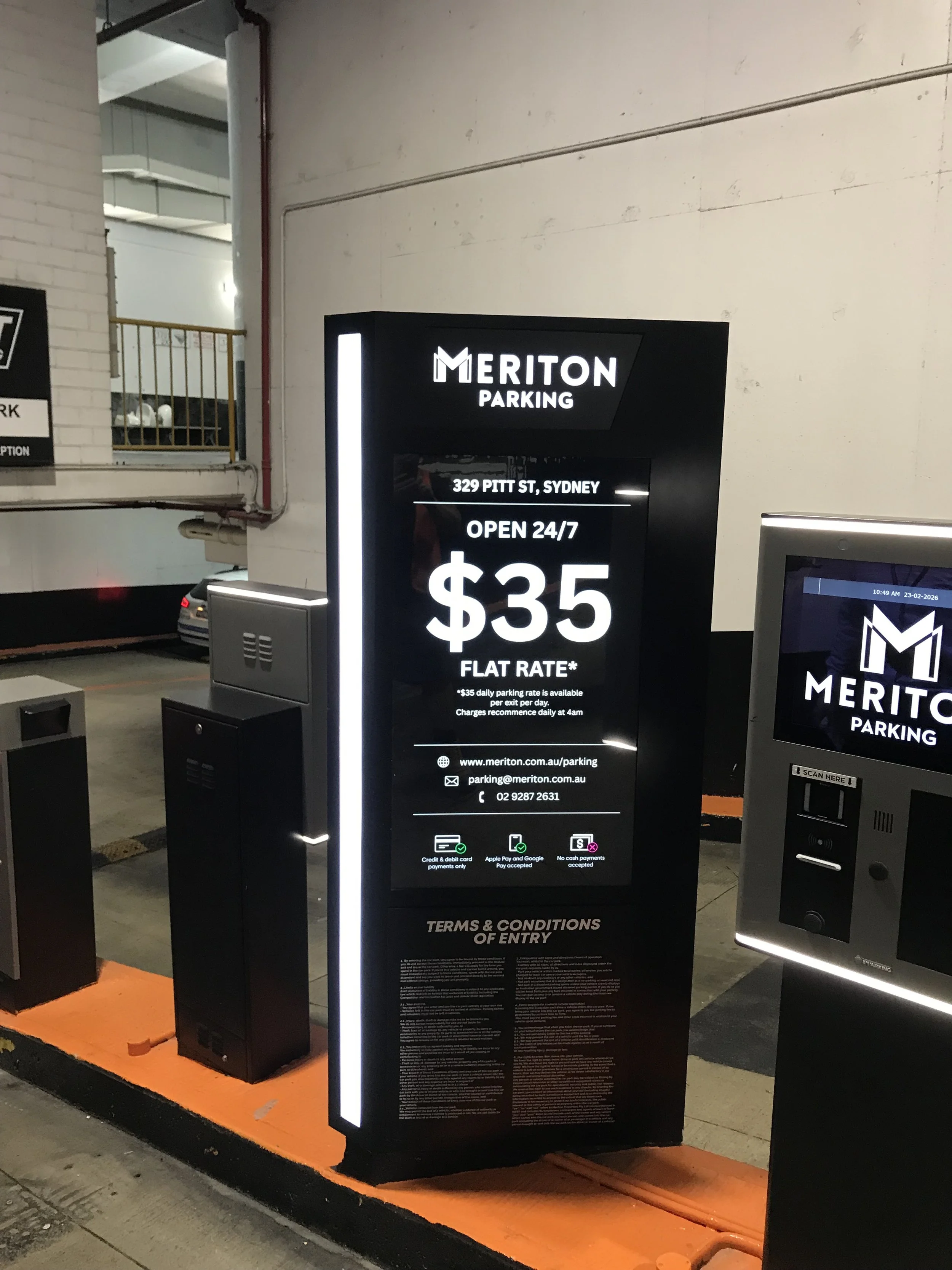 Meriton / Park Aid - Entry Pylons