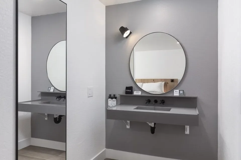 Hotel-Lumberjack-Sonora-Inn-37-960x640.jpg.webp