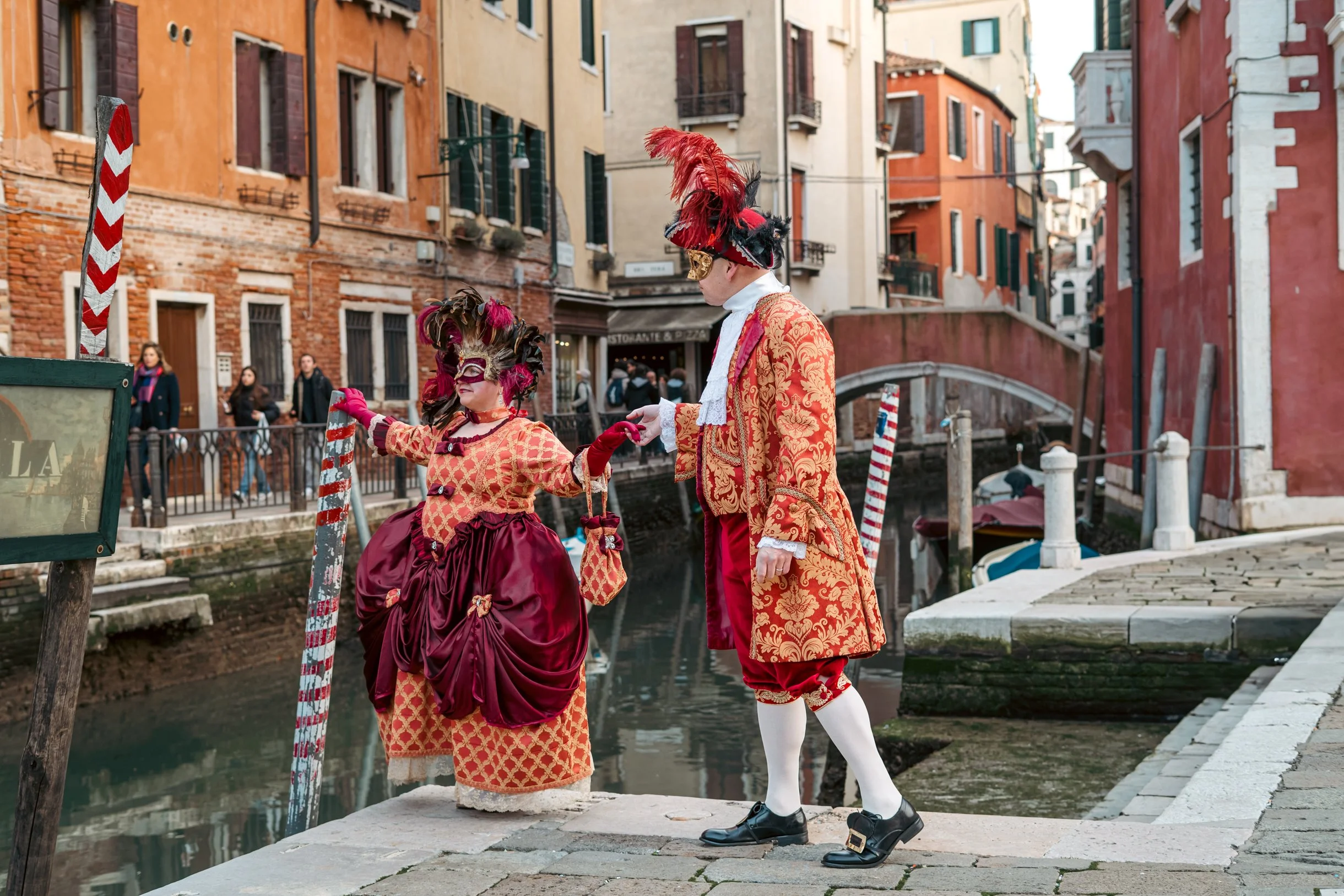 traditional-venetian-dress-photo session3.jpg