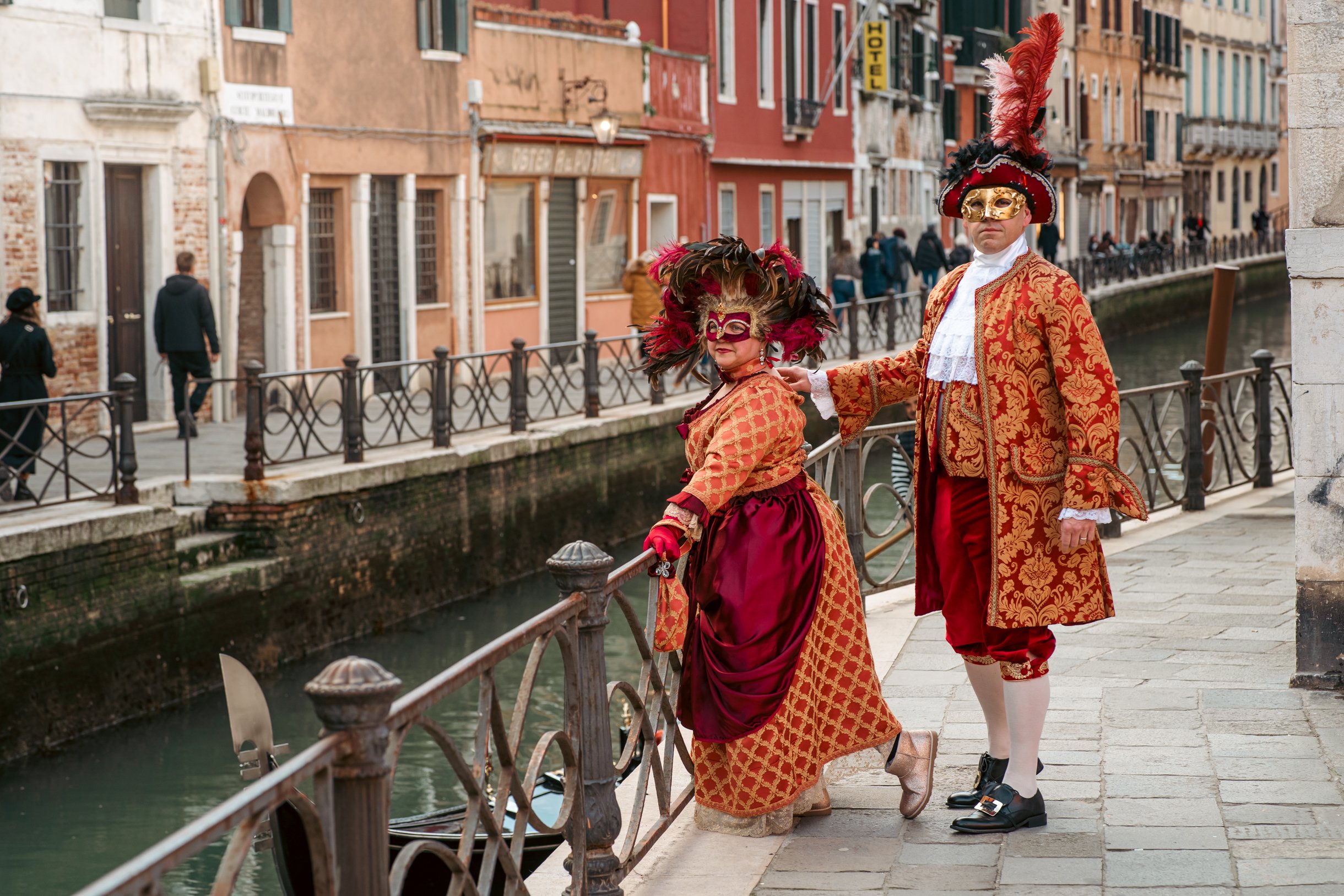 traditional-venetian-dress-photo session1.jpg