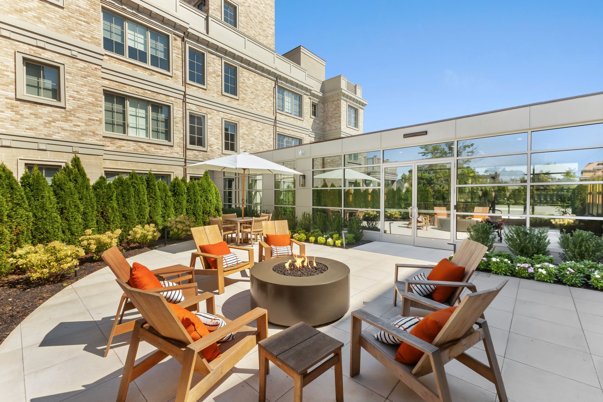 The Charleston Greenwich CT courtyard