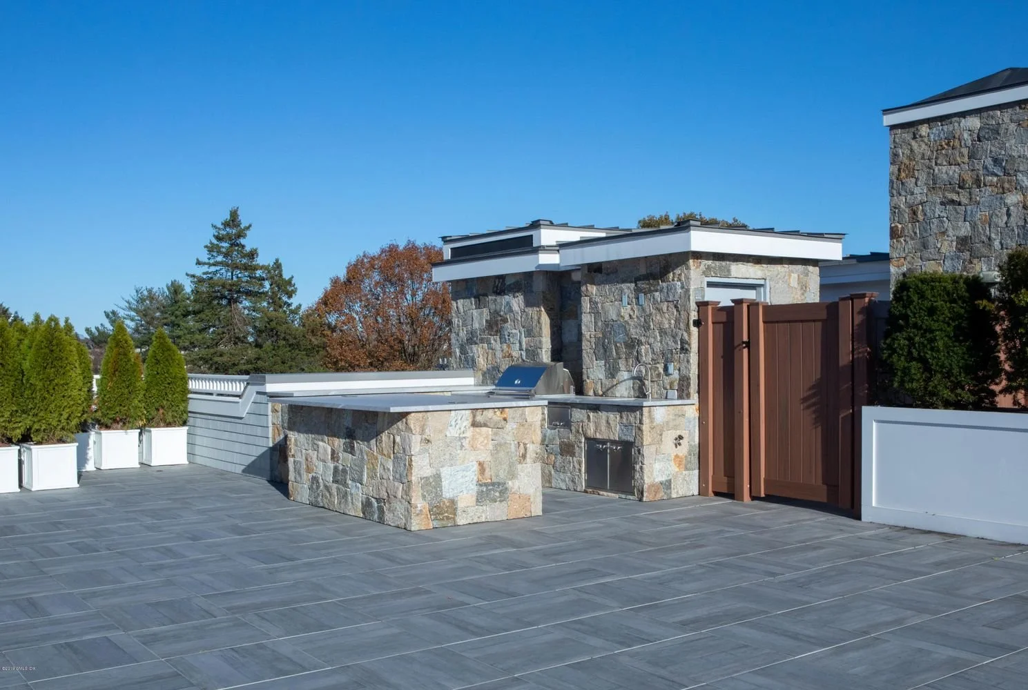 Beacon Hill II Greenwich CT rooftop amenity area