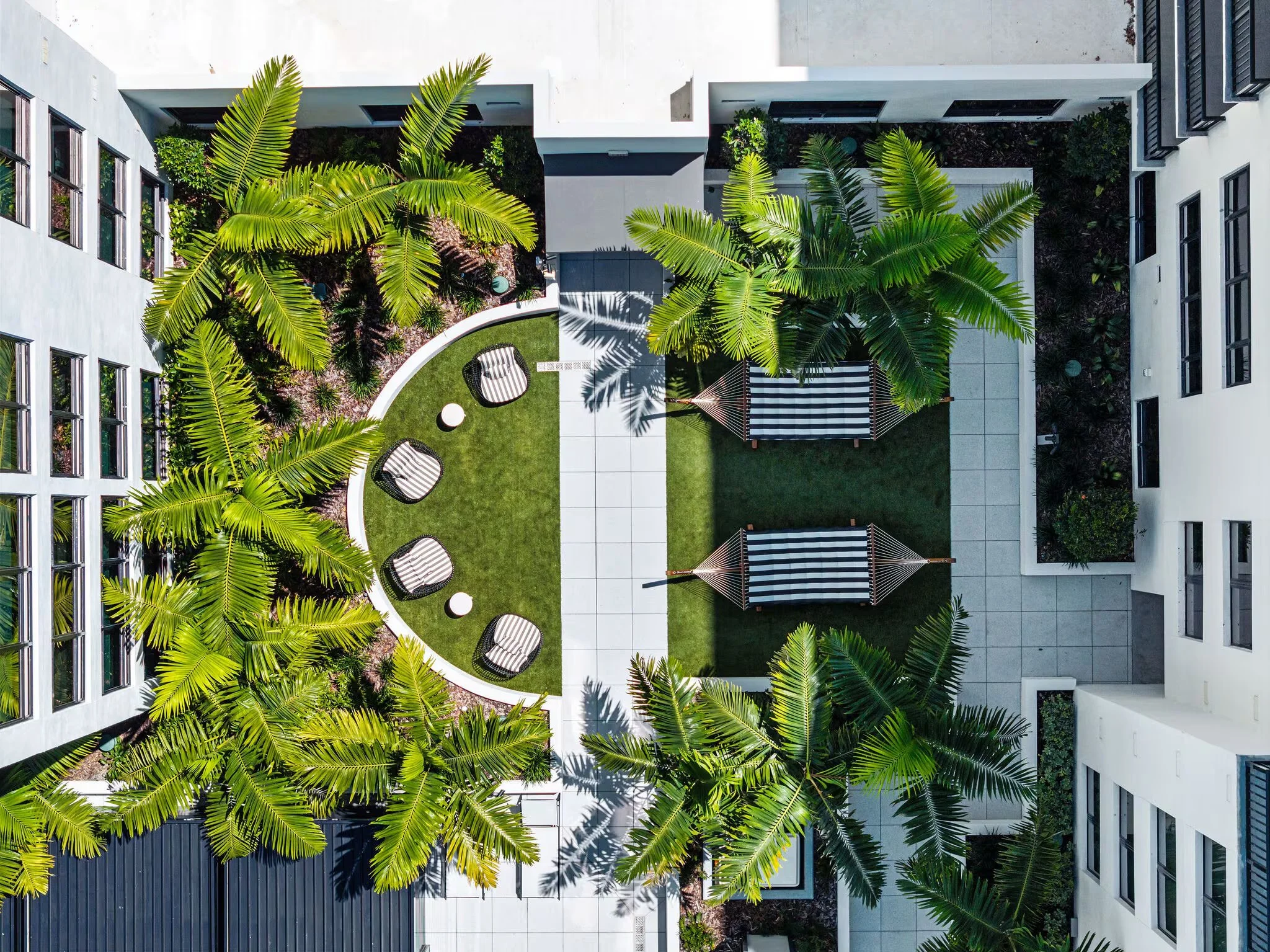 Aster and Links Sarasota FL aerial view of courtyard