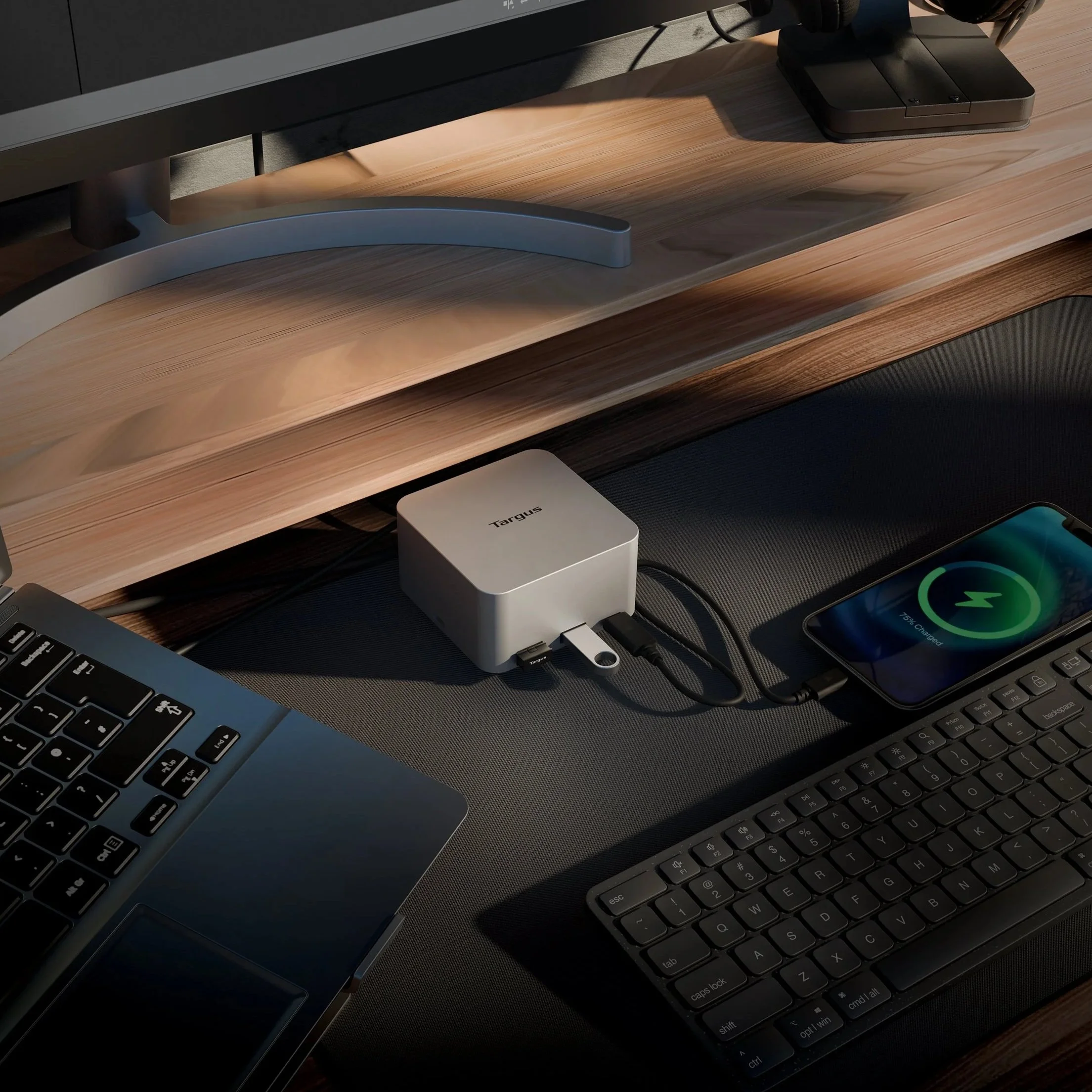 Dock+402+Lifestyle+%28V3%29+copy.jpg