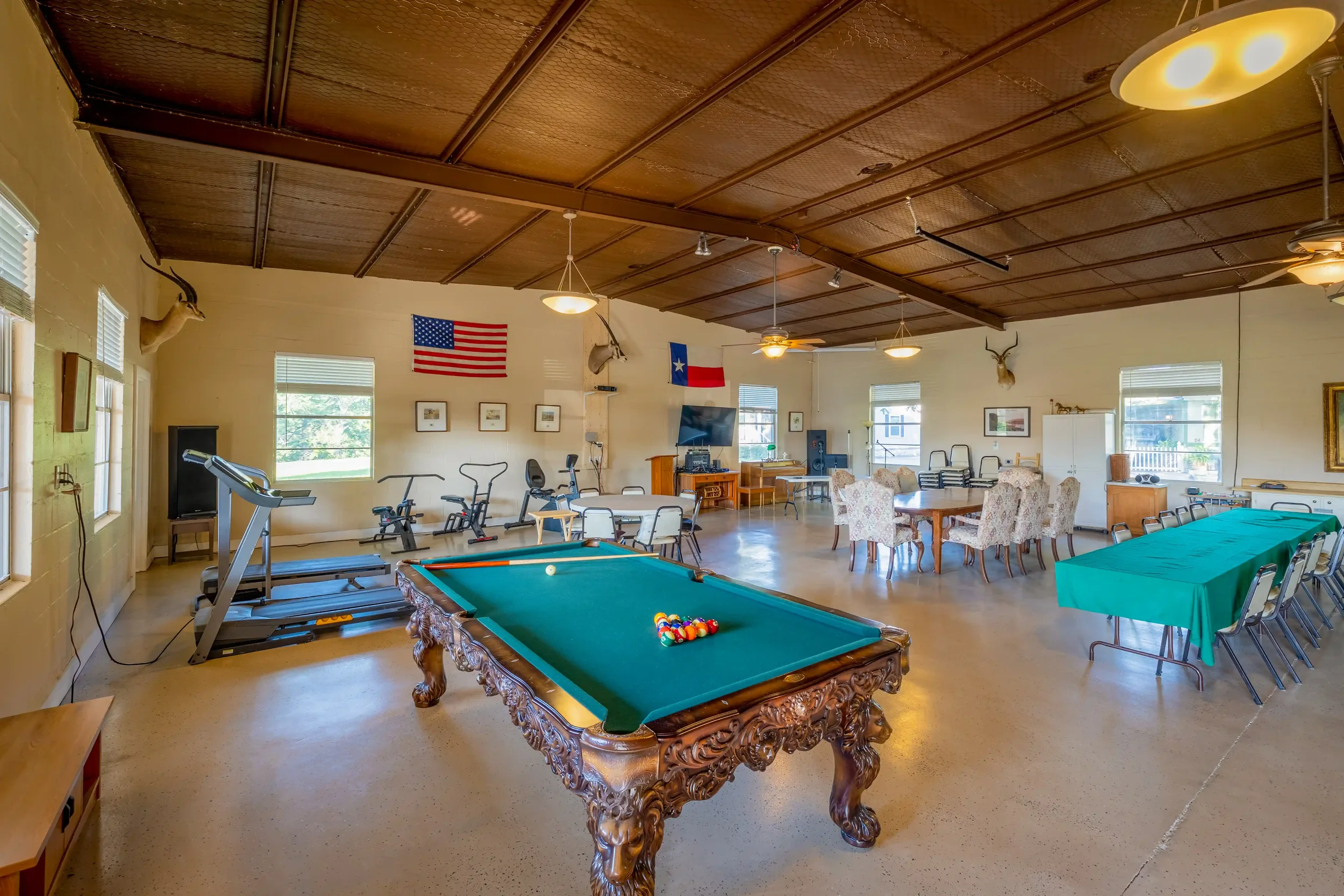 Clubhouse-9J2A7152-HDR John David Grisebaum, Jr.webp