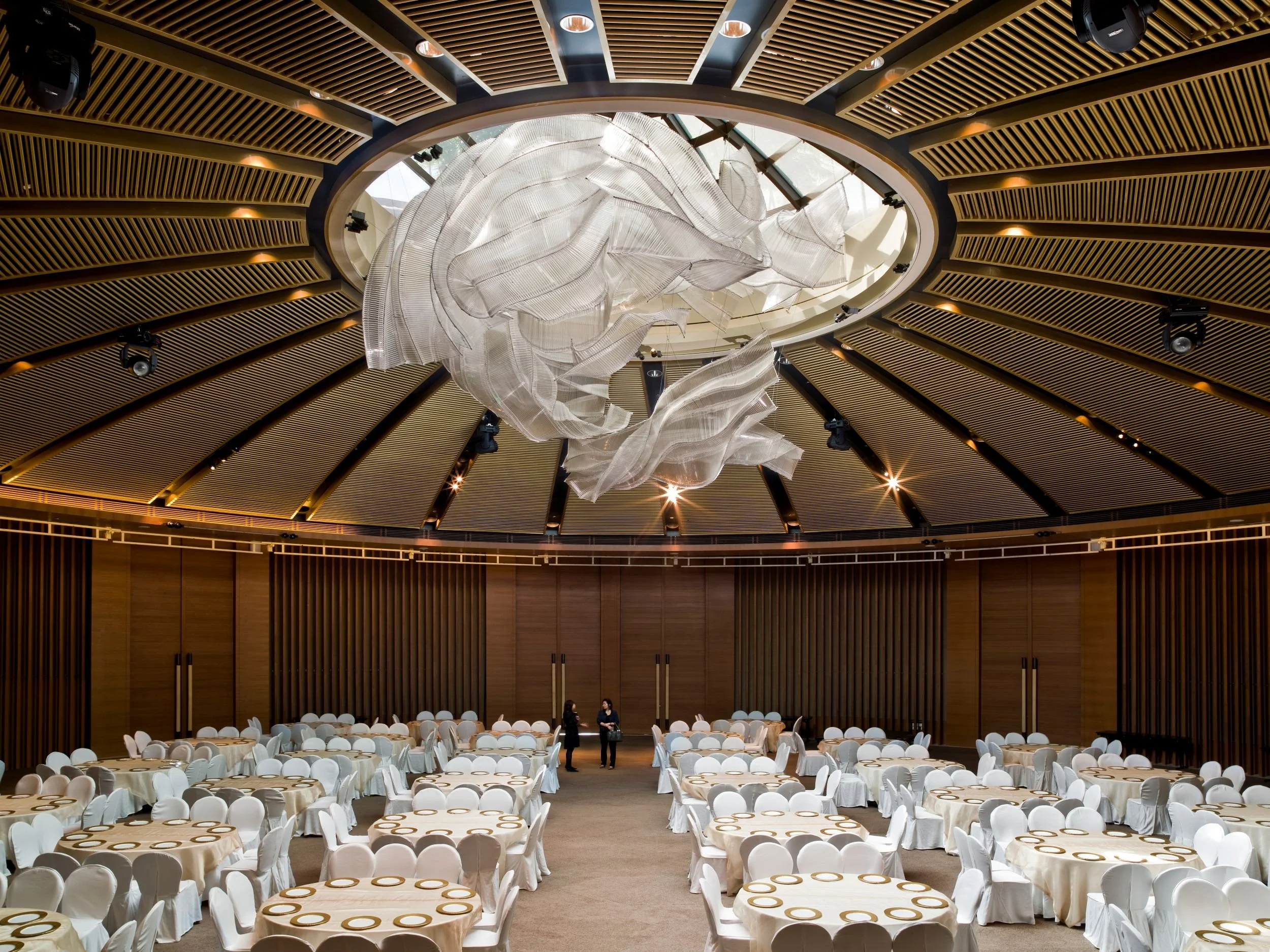 NIKWEINSTEIN_03.jpg