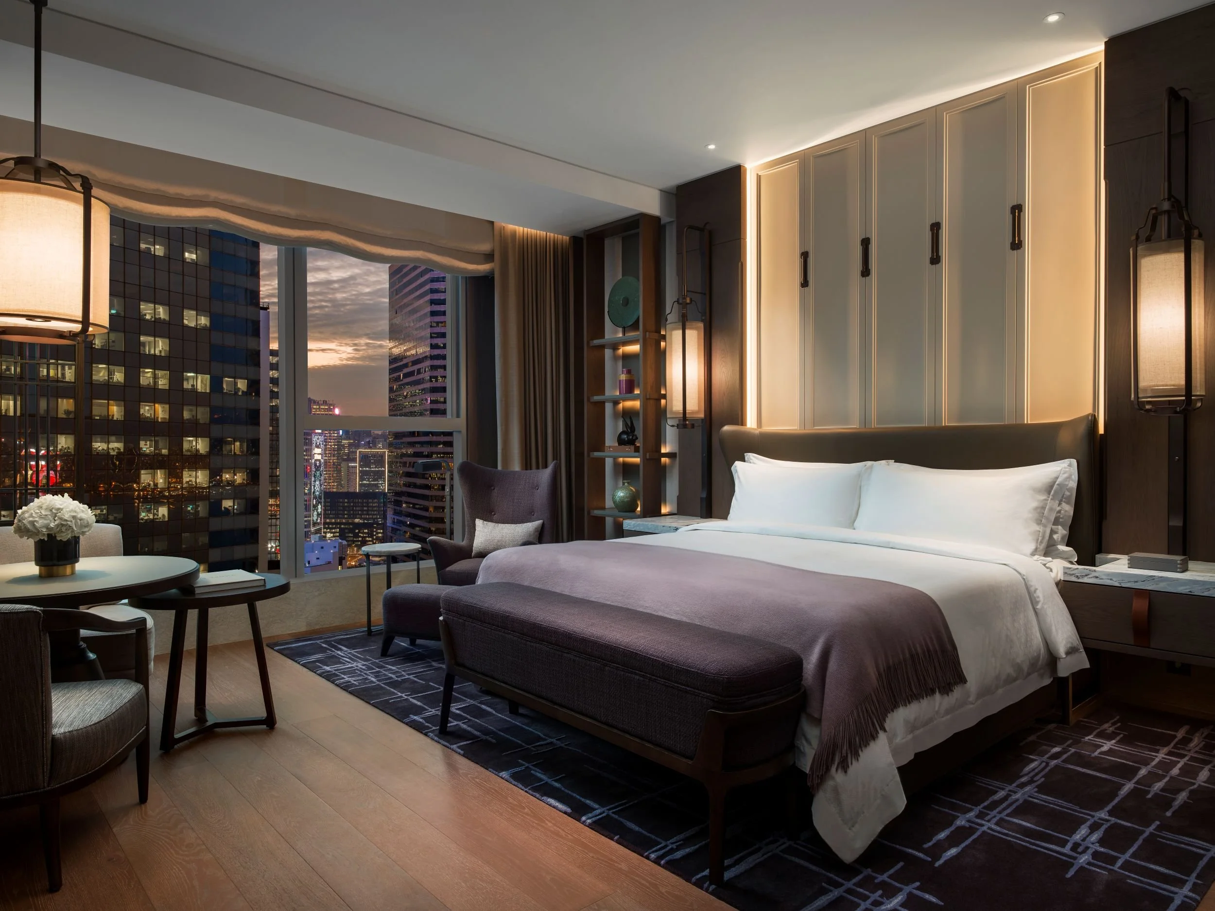 STREGIS_HK_16V2.jpg