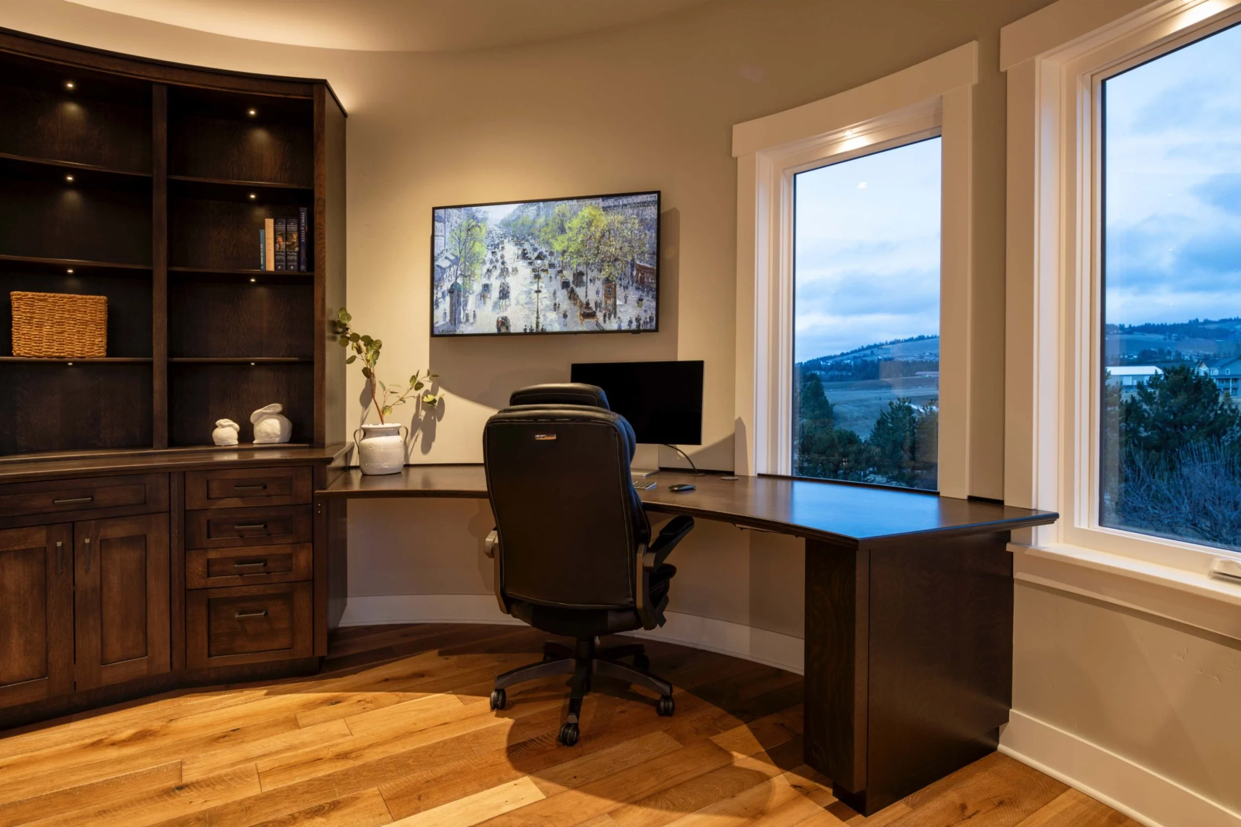 _Curved-office-desk.jpg