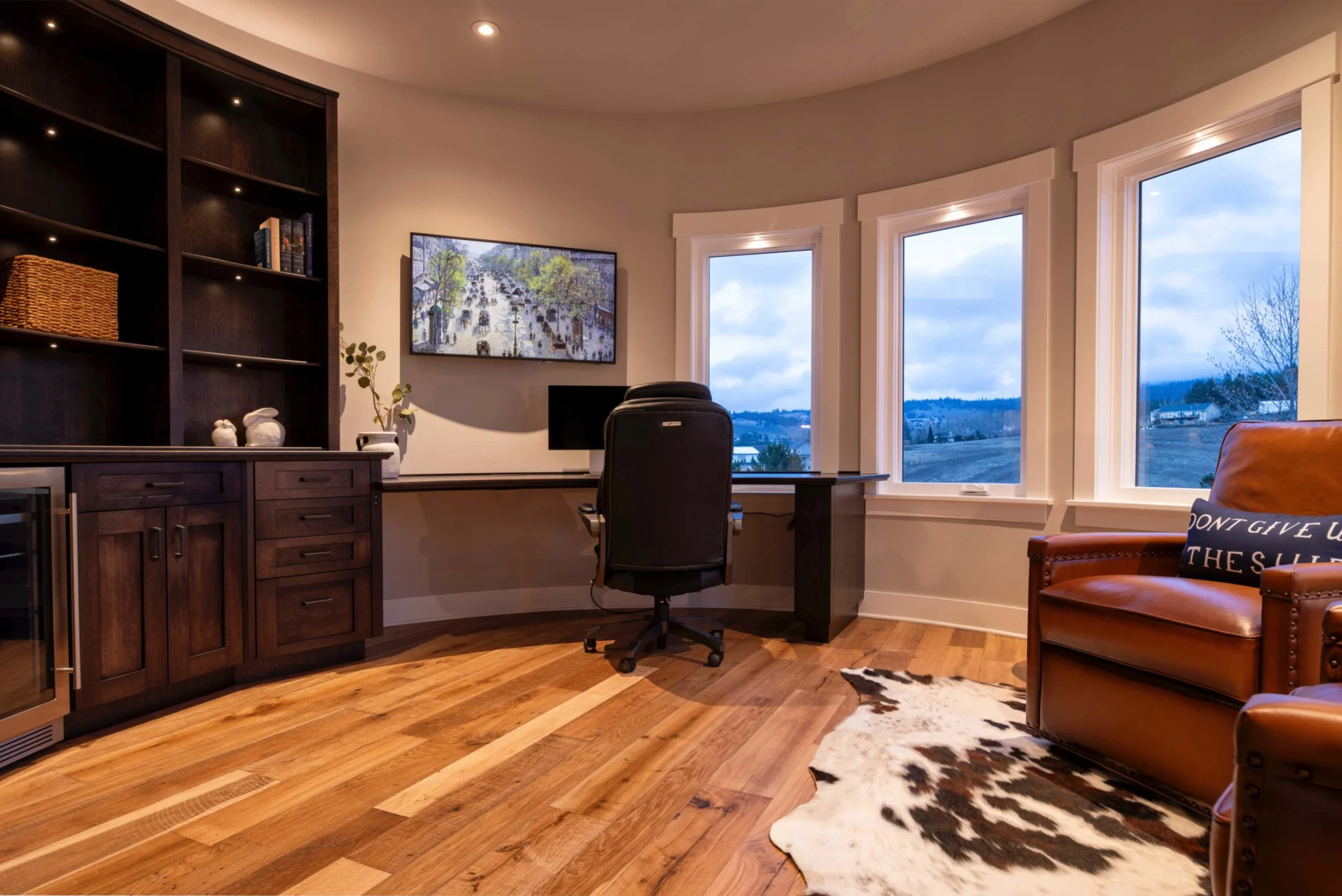 Curved-cabinet.jpg