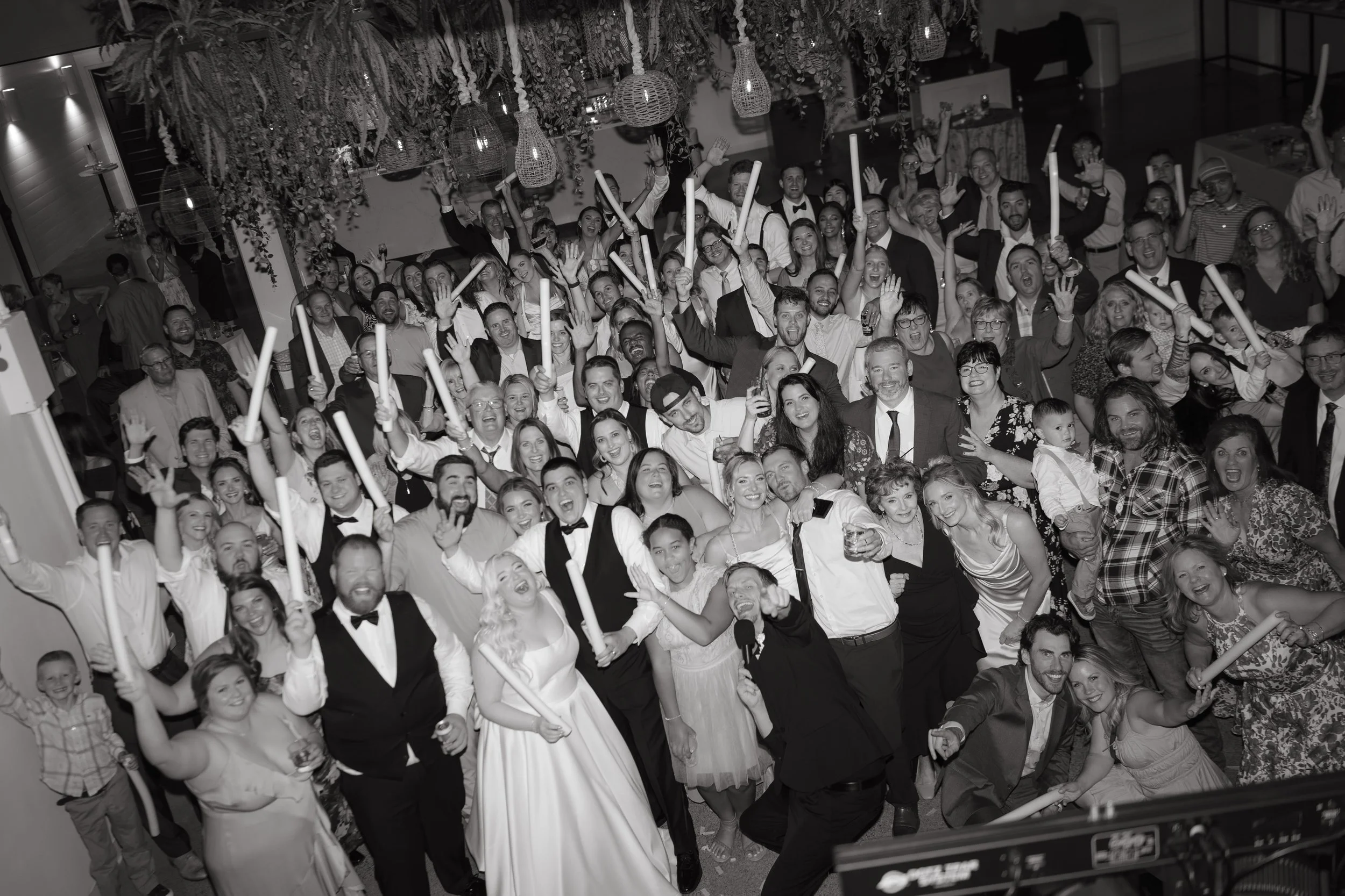 urban_daisy_summer_wedding_minneapolis_minnesota_wedding_loui_photography-615.jpg