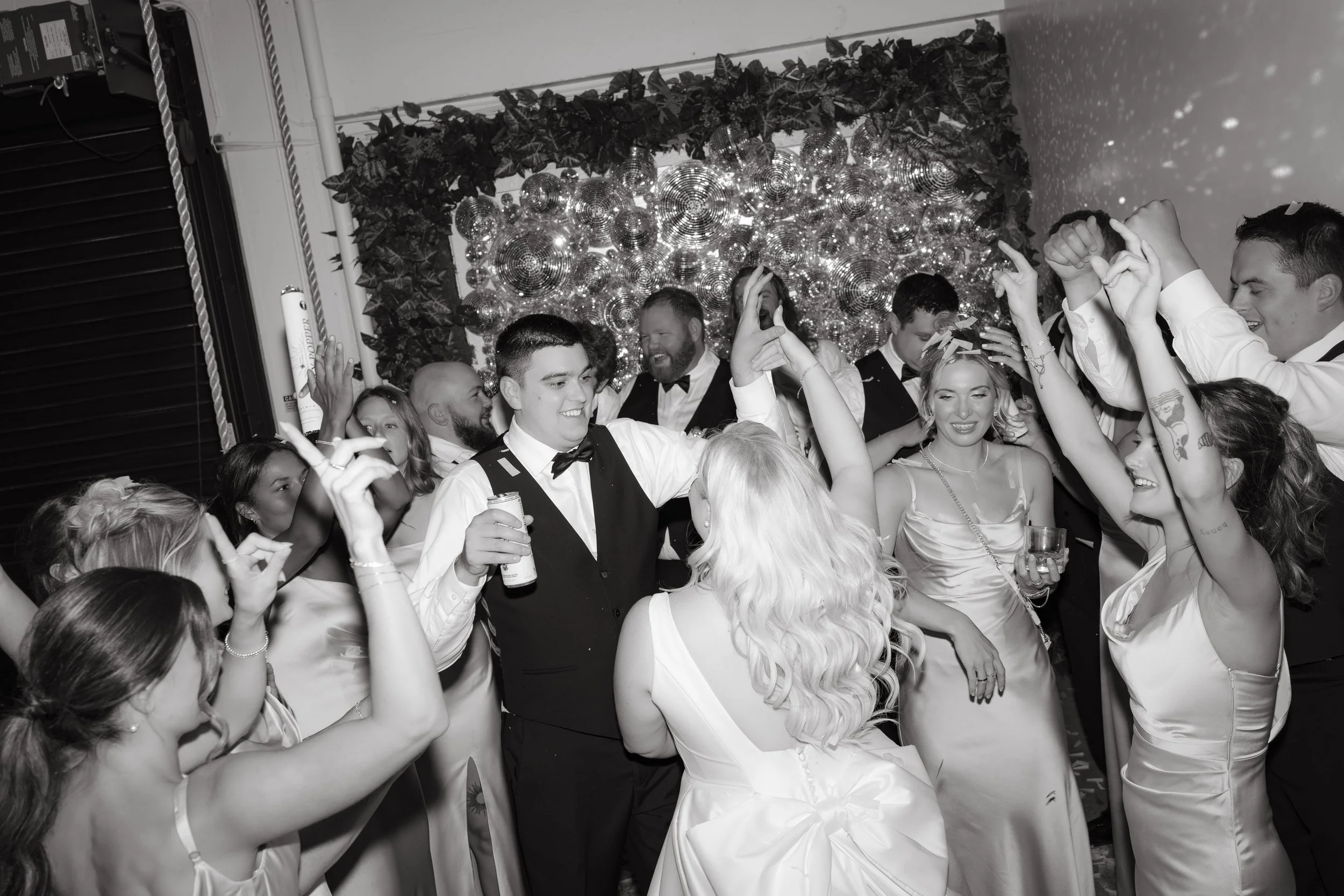 urban_daisy_summer_wedding_minneapolis_minnesota_wedding_loui_photography-582.jpg