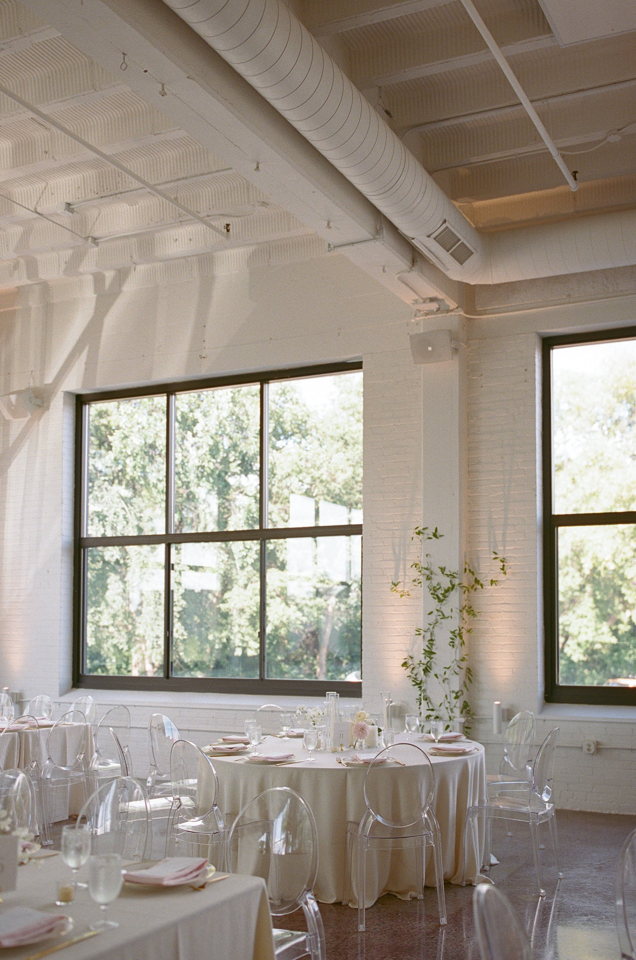 urban_daisy_summer_wedding_minneapolis_minnesota_wedding_loui_photography_film-66.jpg