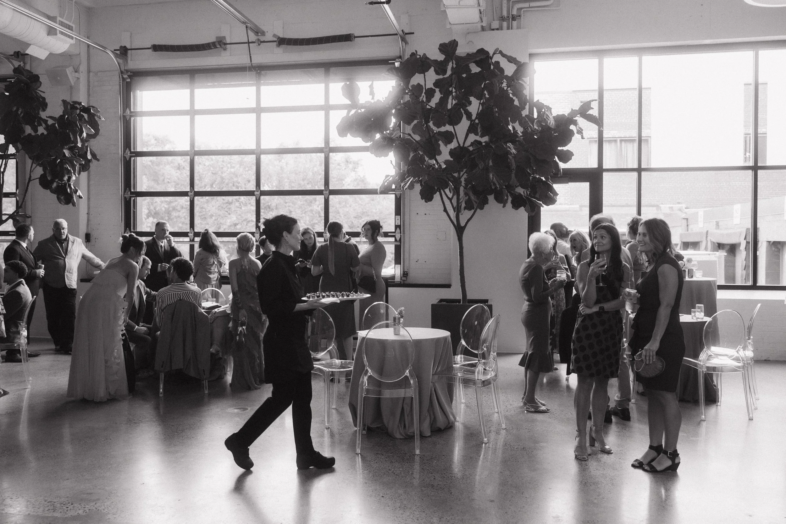minnesota cocktail hour wedding photos by madison delaney photography 1.jpg