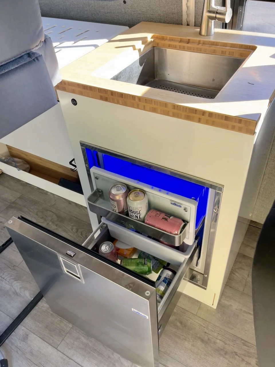 Isotherm sprinter refrigerator
