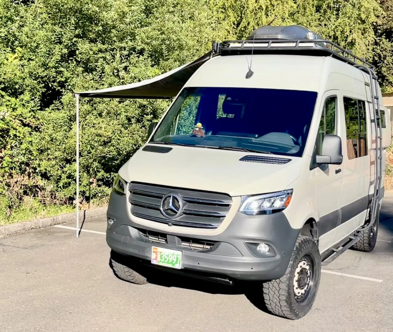 Van Camping front