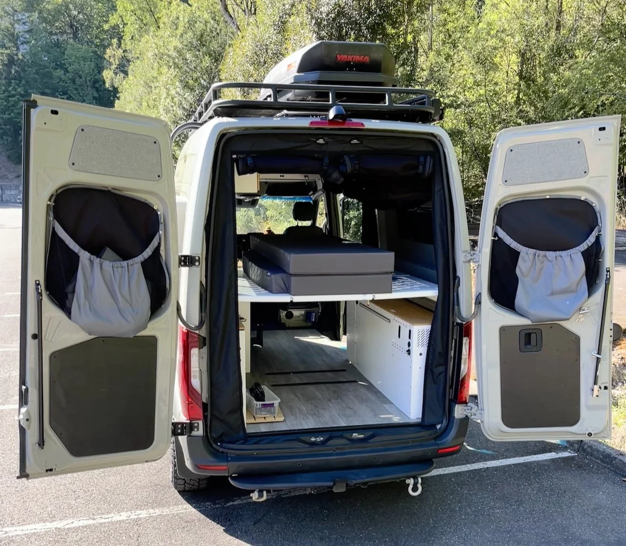 120 degree rear sprinter door opening