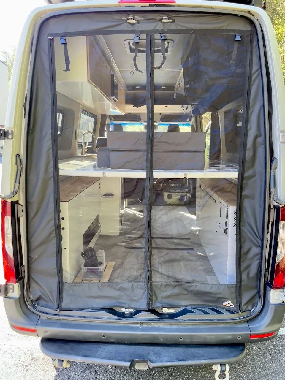 Enclosed full bug netting