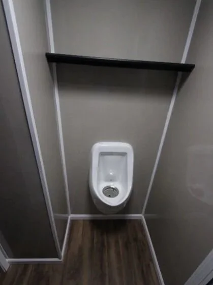urinal420x655logo_3_2.jpg