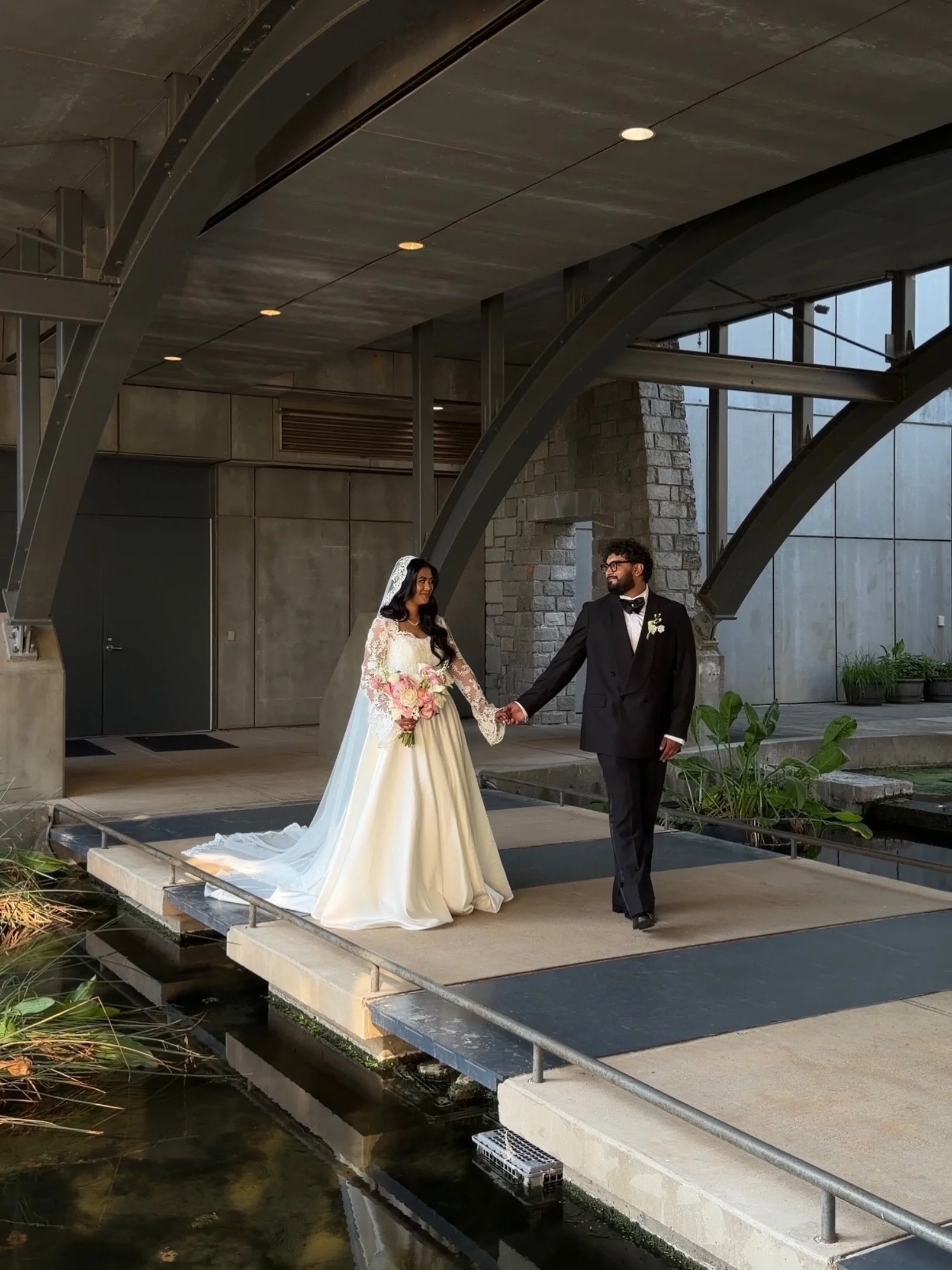 Watching these two soak in every moment, surrounded by so much love, was truly something magical 👰🏻&zwj;♀️🫶🏼🤵🏻&zwj;♂️ 

✨ S &amp; E ✨ 
planning and coordination: @memorieandco
banana pudding: @treatsbyye_
bride&rsquo;s bouquet: @jrs_arrangement