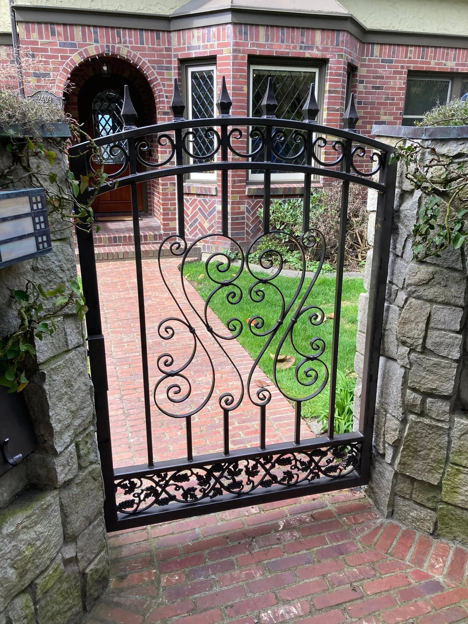 10GATES PORTFOLIO .jpeg