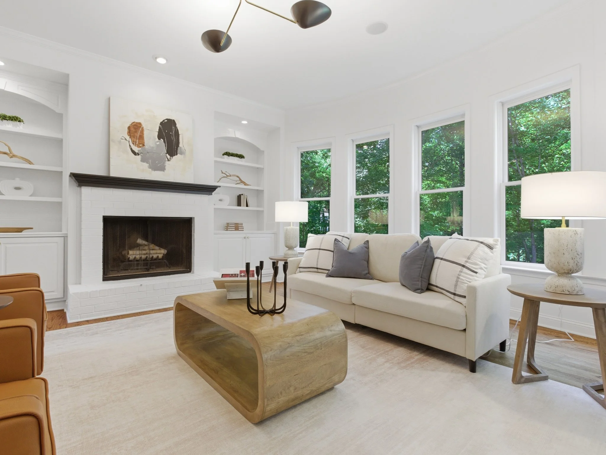 Ready to get your listing staging-ready?

#HomeStaging #StagedToSell #CharlotteRealEstate #MecklenburgCounty #DesignsUnlimitedStaging