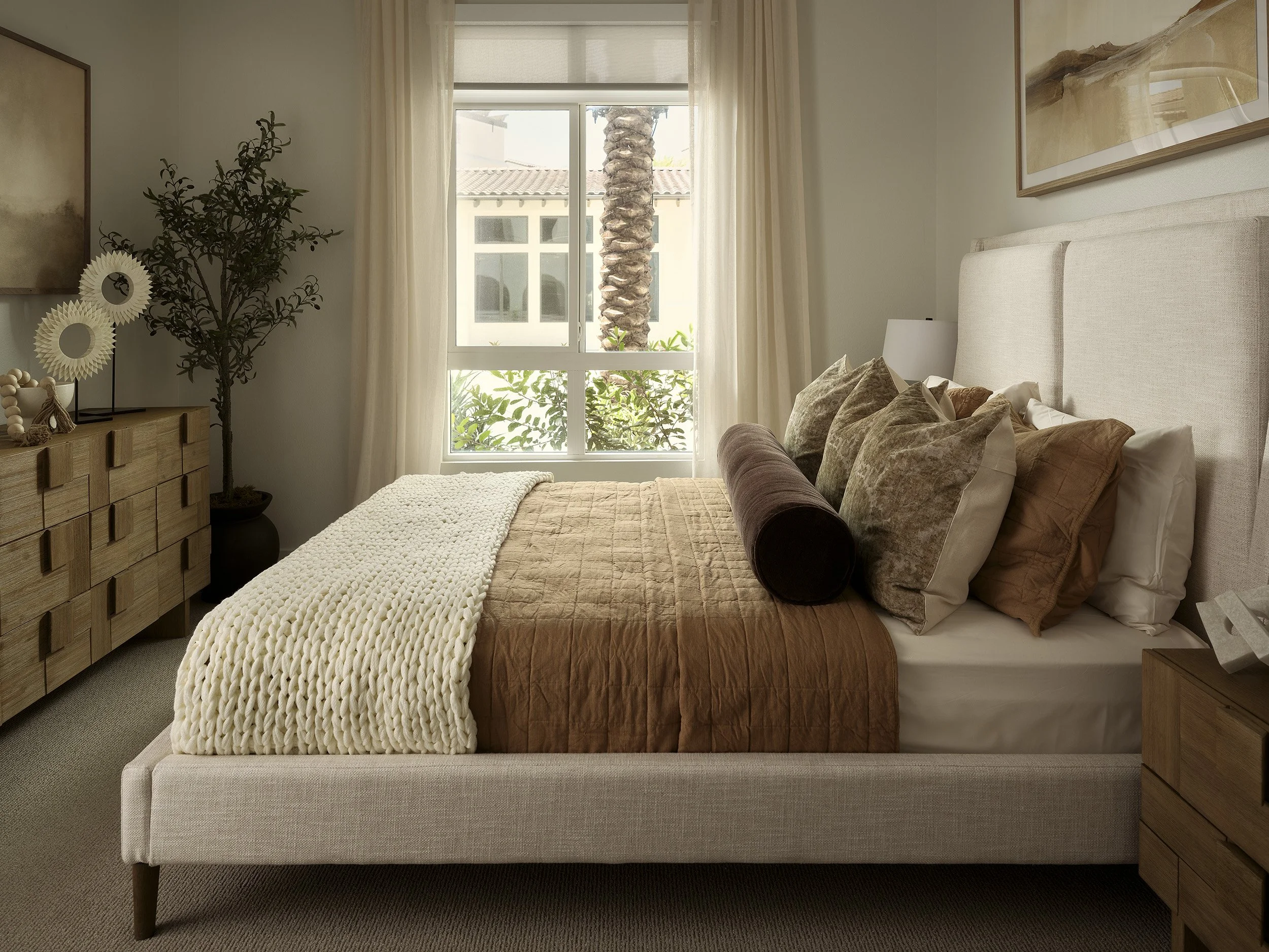 Eric-Lucero-Photography_Trio_Solana-Winchester_Model-Bedroom.jpg