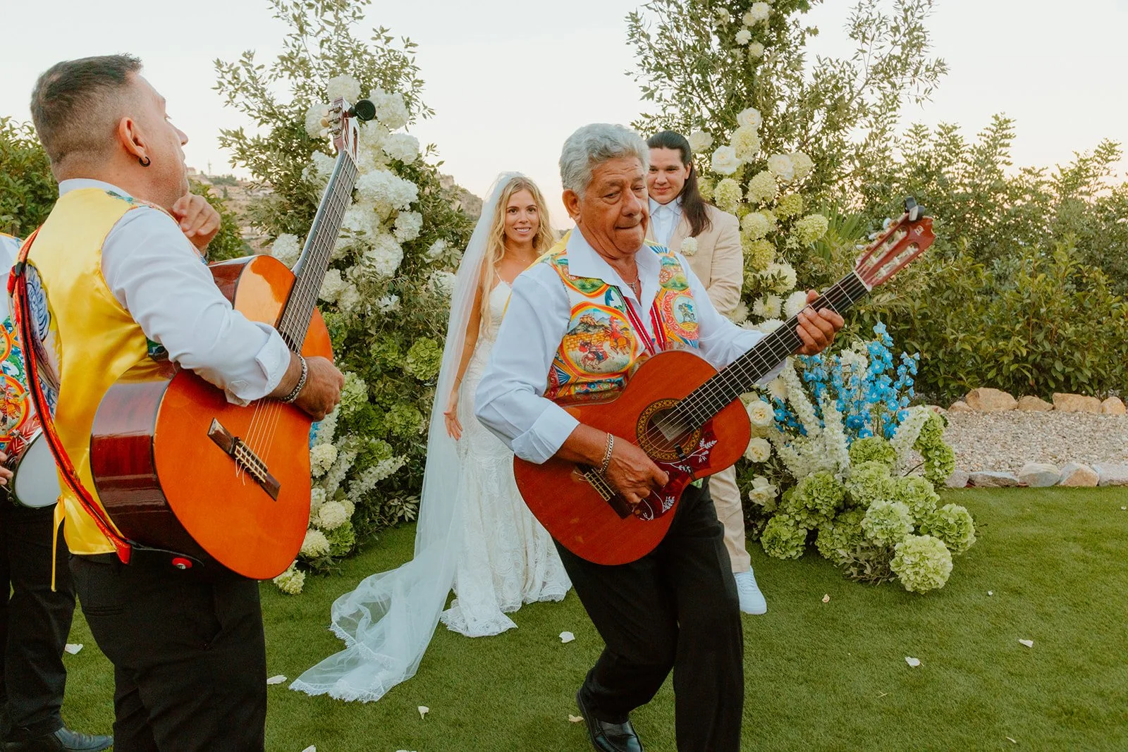 Vola_Via_Studio_Sicily_Elopement_Photographer_Party-11.jpg