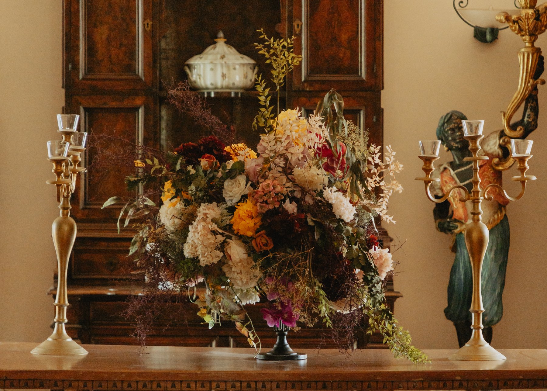 Vola_Via_Studio_Rome_Italy_Wedding_Venue_Villa_Livia-3.jpg