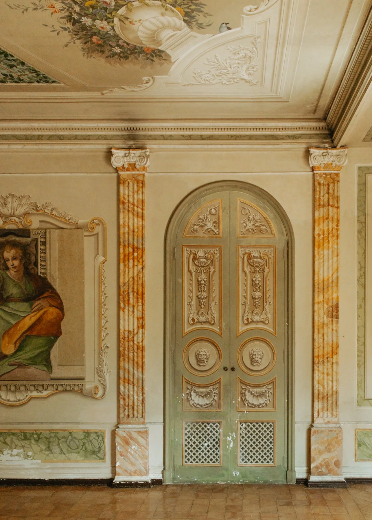 Vola_Via_Studio_Rome_Italy_Wedding_Venue_Villa_Livia-8.jpg