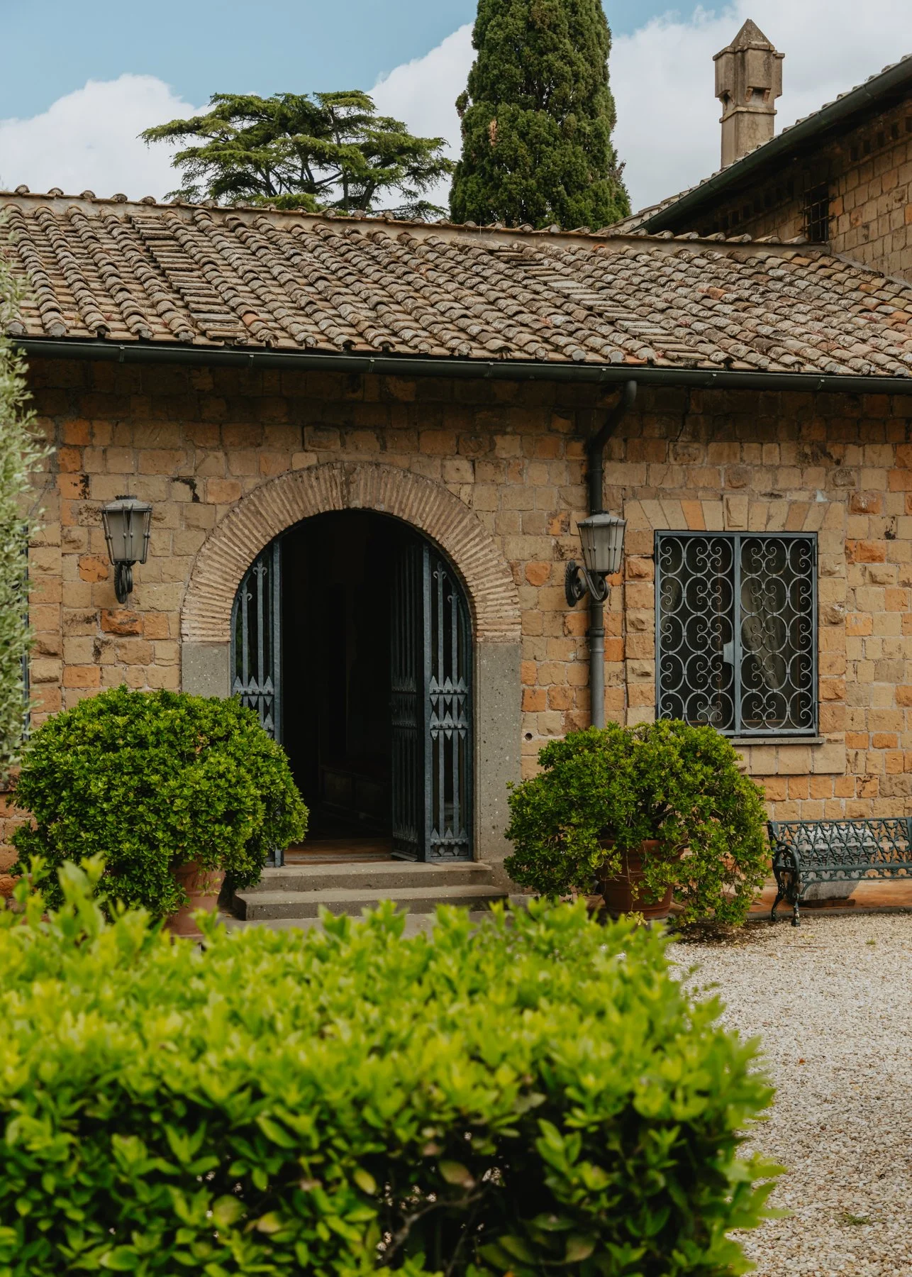 Vola_Via_Studio_Rome_Italy_Wedding_Venue_Villa_Livia-17.jpg