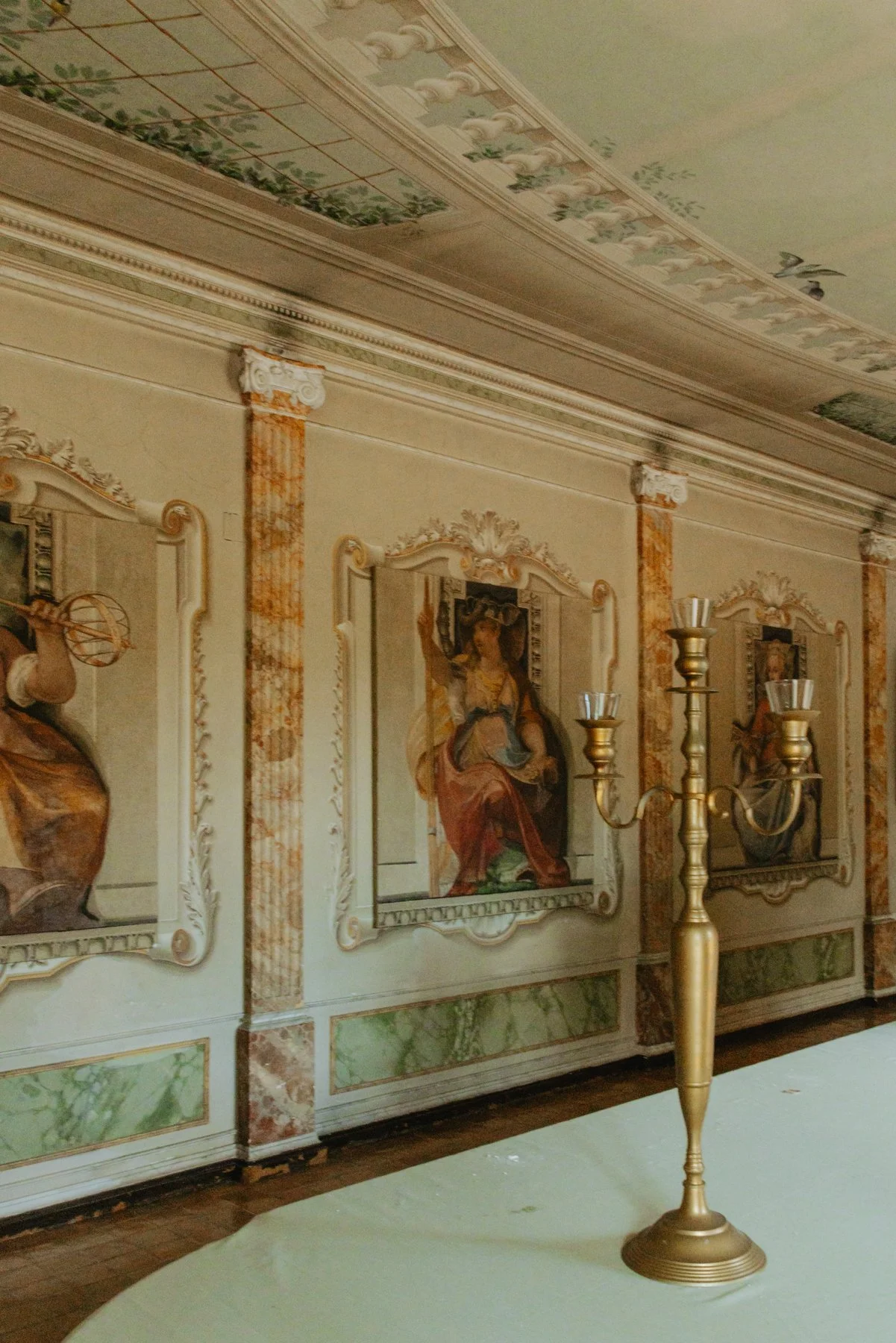 Vola_Via_Studio_Rome_Italy_Wedding_Venue_Villa_Livia-7.jpg