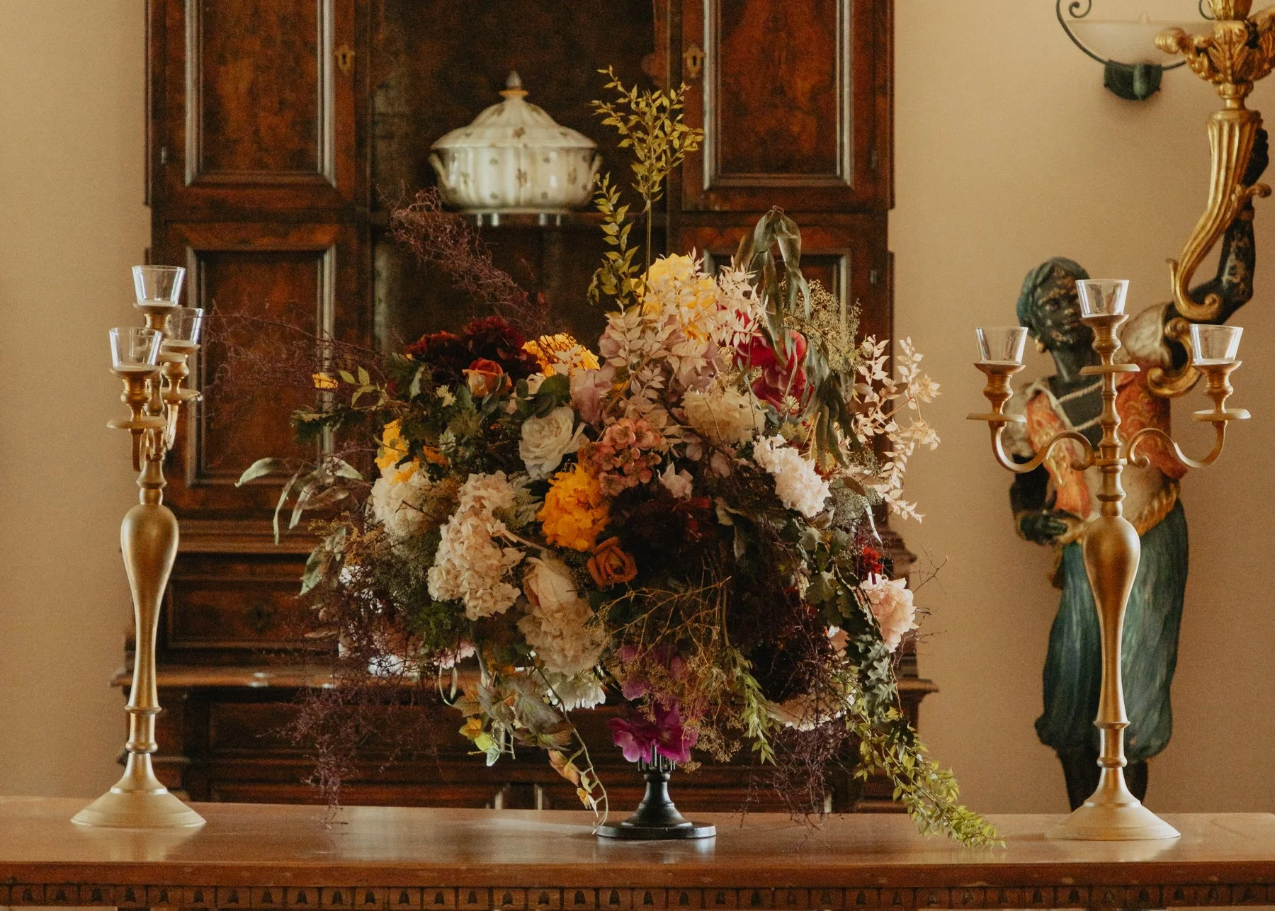 Vola_Via_Studio_Rome_Italy_Wedding_Venue_Villa_Livia-3.jpg
