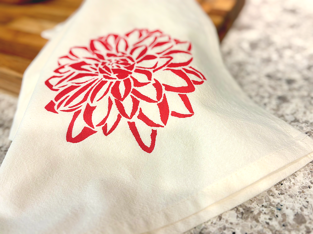 Dahlia+closeup+posed.png