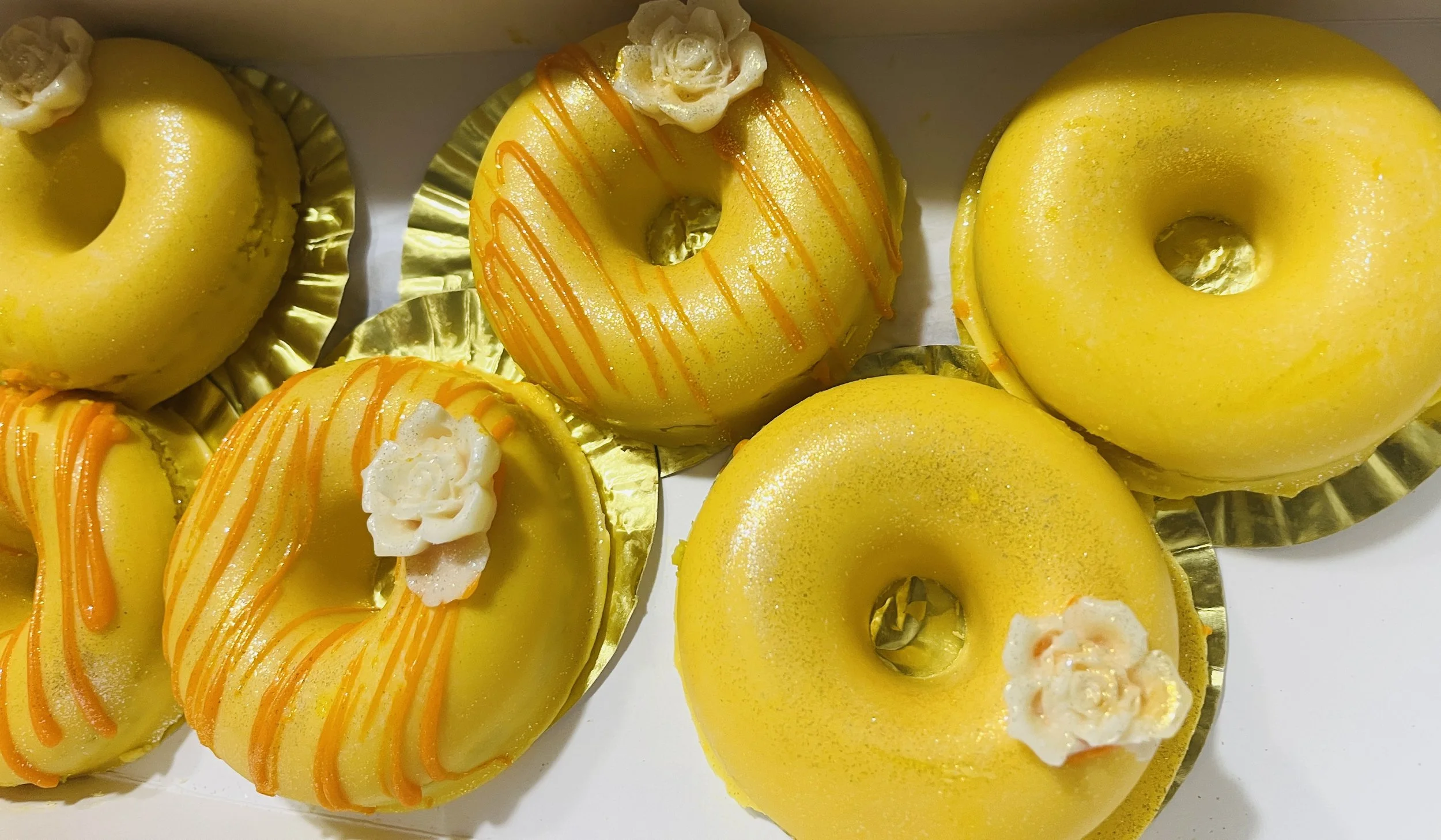 12 Chocolate Covered Pineapples