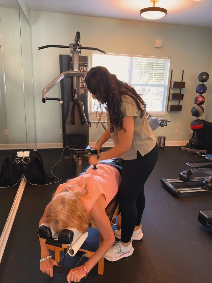 🧘&zwj;♀️WELLNESS DAY! 💆&zwj;♀️

I want to give a HUGE thank you to @bluffviewatnorthside for letting me give back to residents with table massages and wellness screenings! 🎉

We had such a blast and look forward to doing it again! 😁

#wellness #c