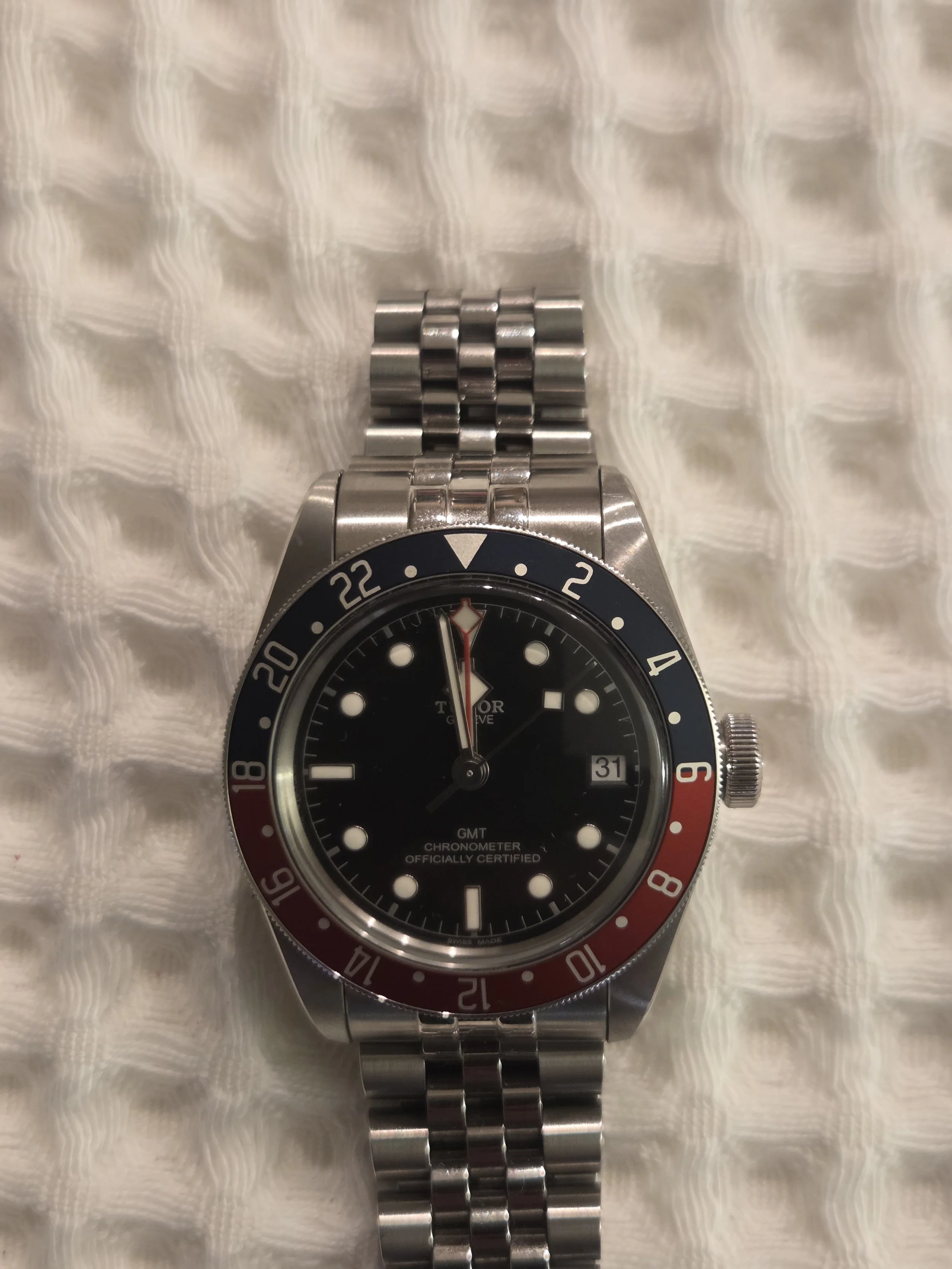 Tudor Black Bay GMT "Pepsi" 41mm (79830RB) - FULL SET - Includes Factory Riveted Bracelet AND OEM Tudor 5-Link T-Fit Bracelet