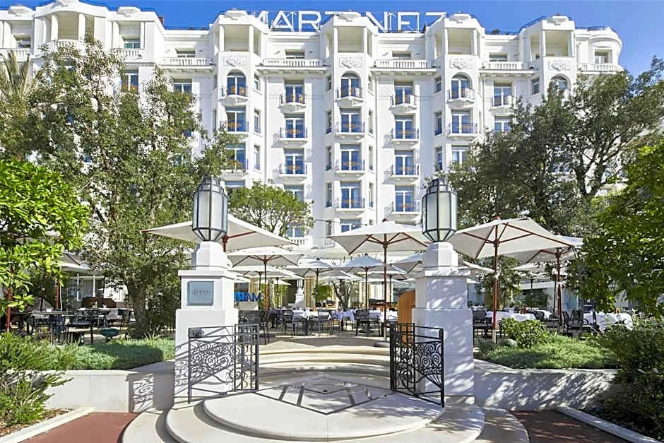 Exterior image of Hotel Martinez in Cannes,