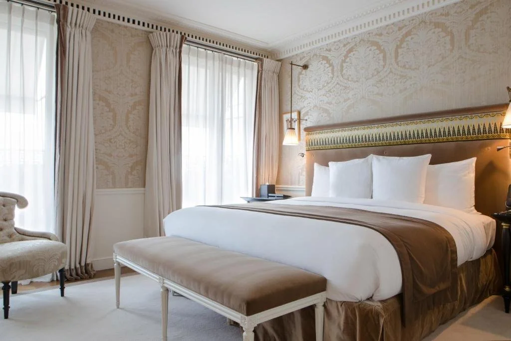 Bedroom Suite La Réserve Paris Hotel & Spa