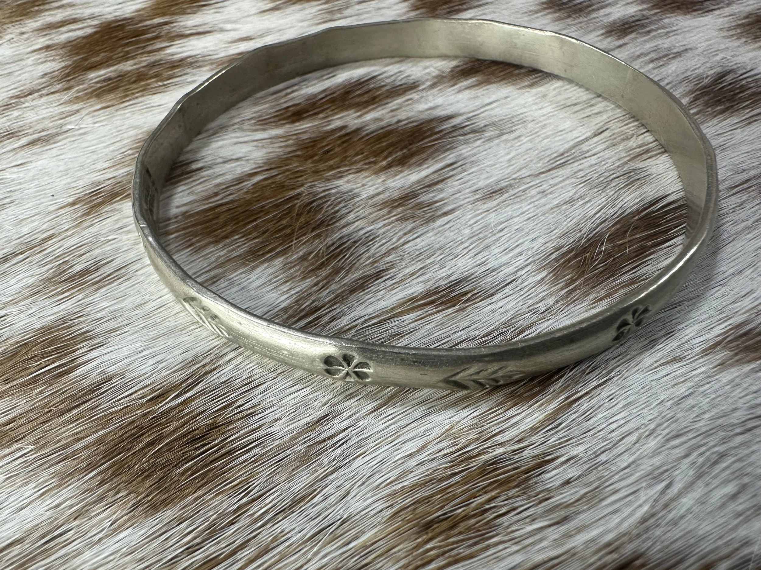 Taxco Bangle 02 Leaf  & Flower